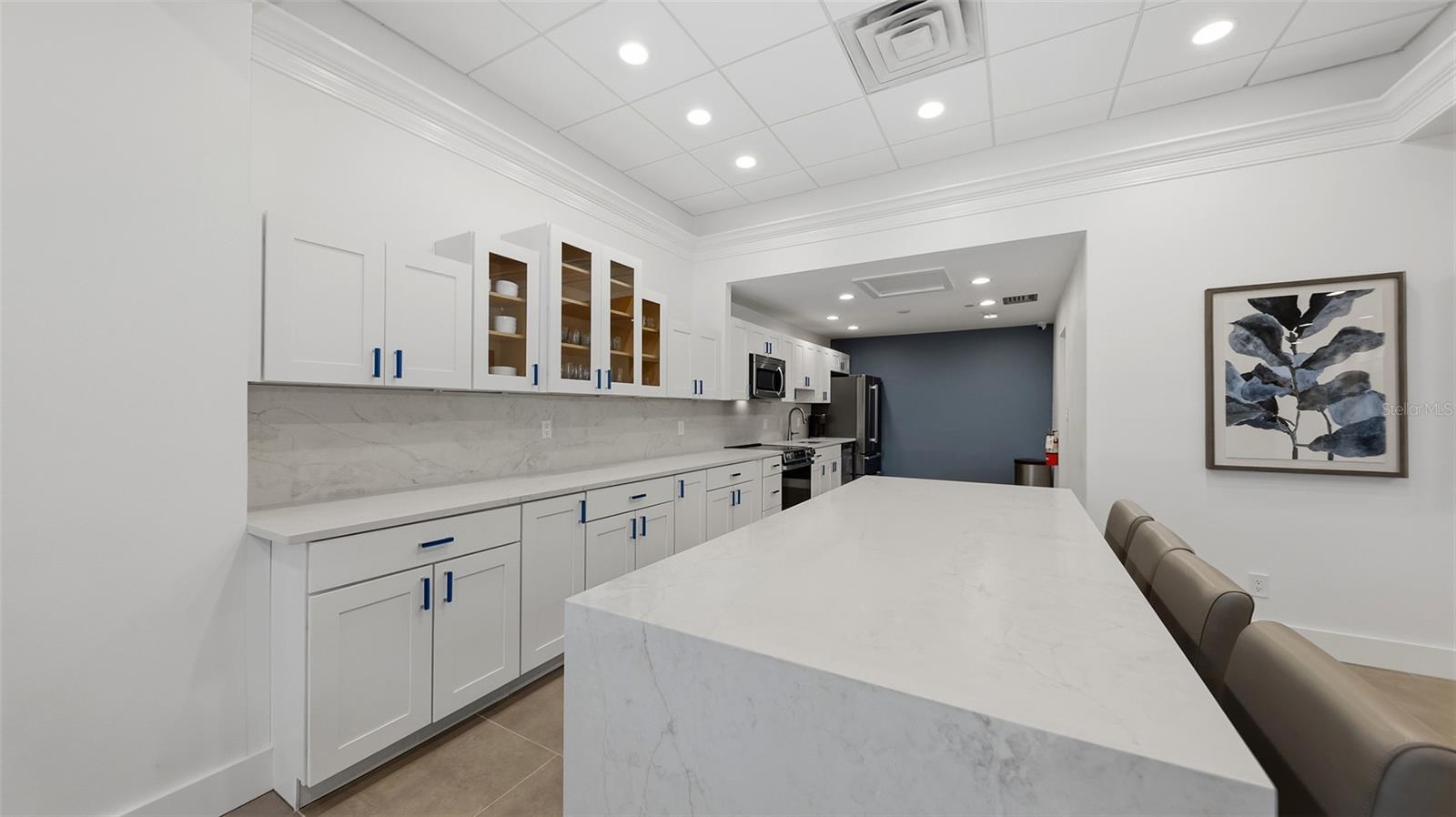 4822 OCEAN BLVD #10E