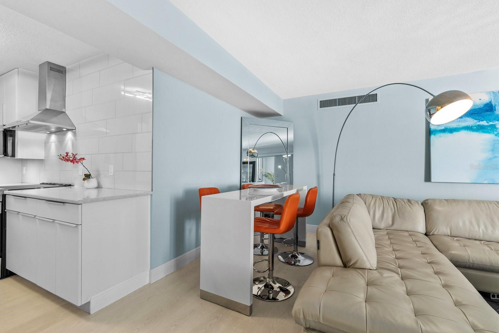 4822 OCEAN BLVD #10E