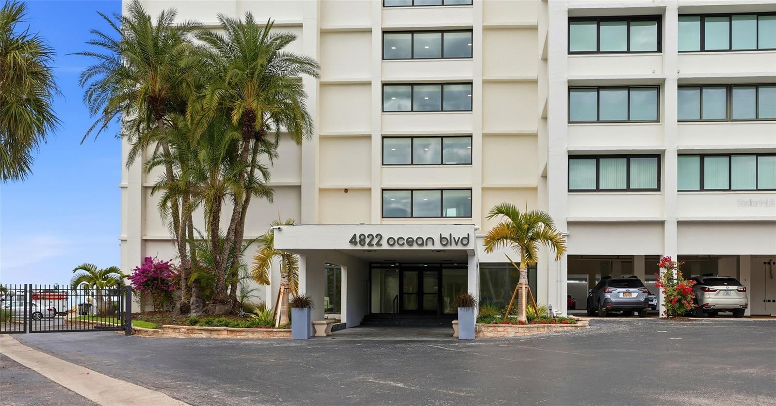 4822 OCEAN BLVD #10E