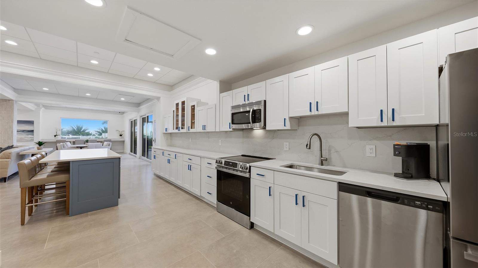 4822 OCEAN BLVD #10E