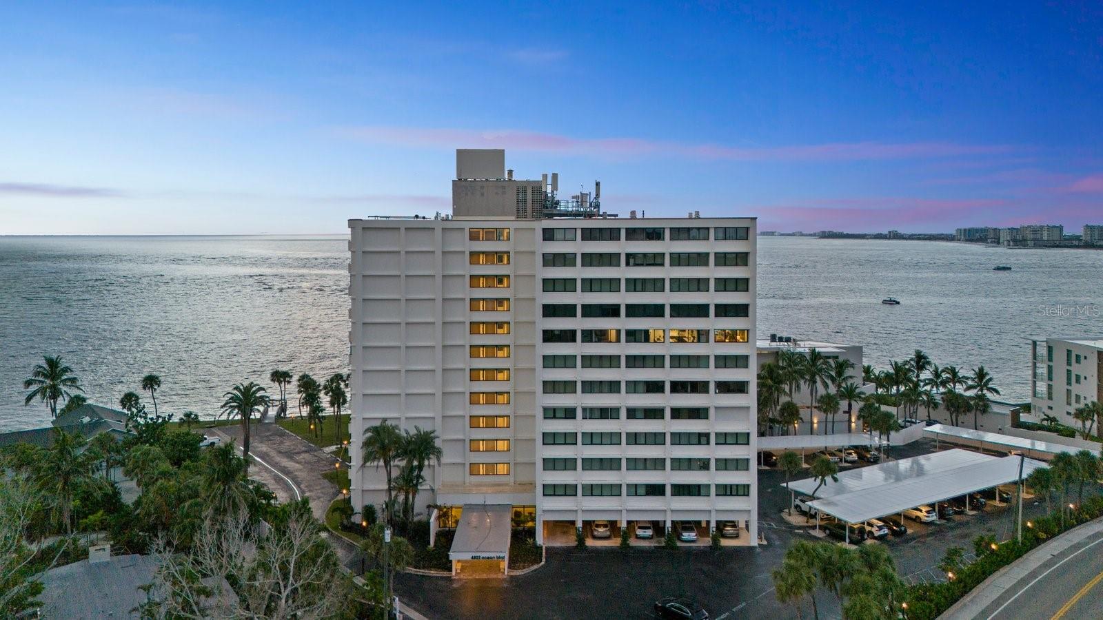 4822 OCEAN BLVD #10E