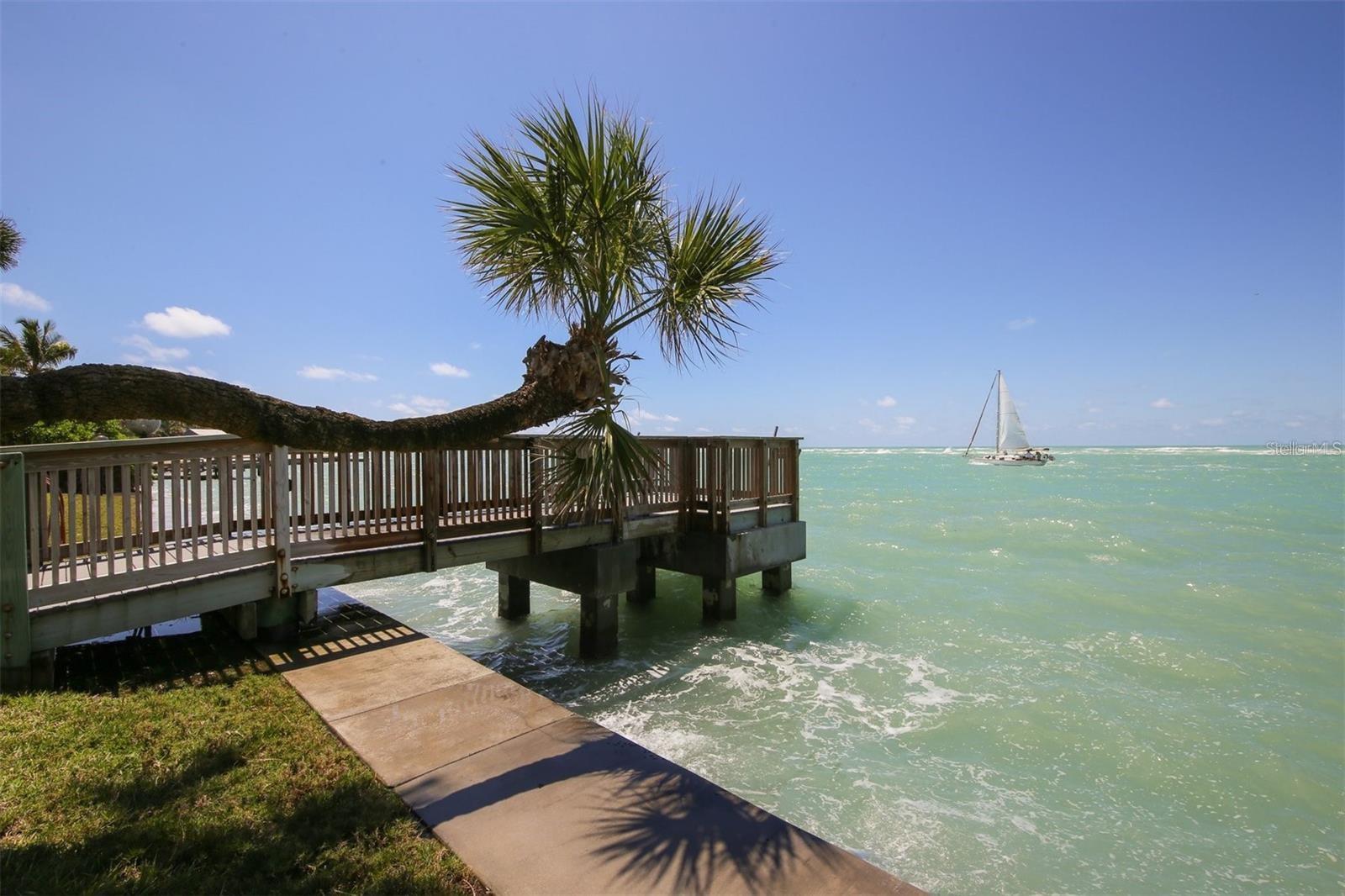 4822 OCEAN BLVD #10E