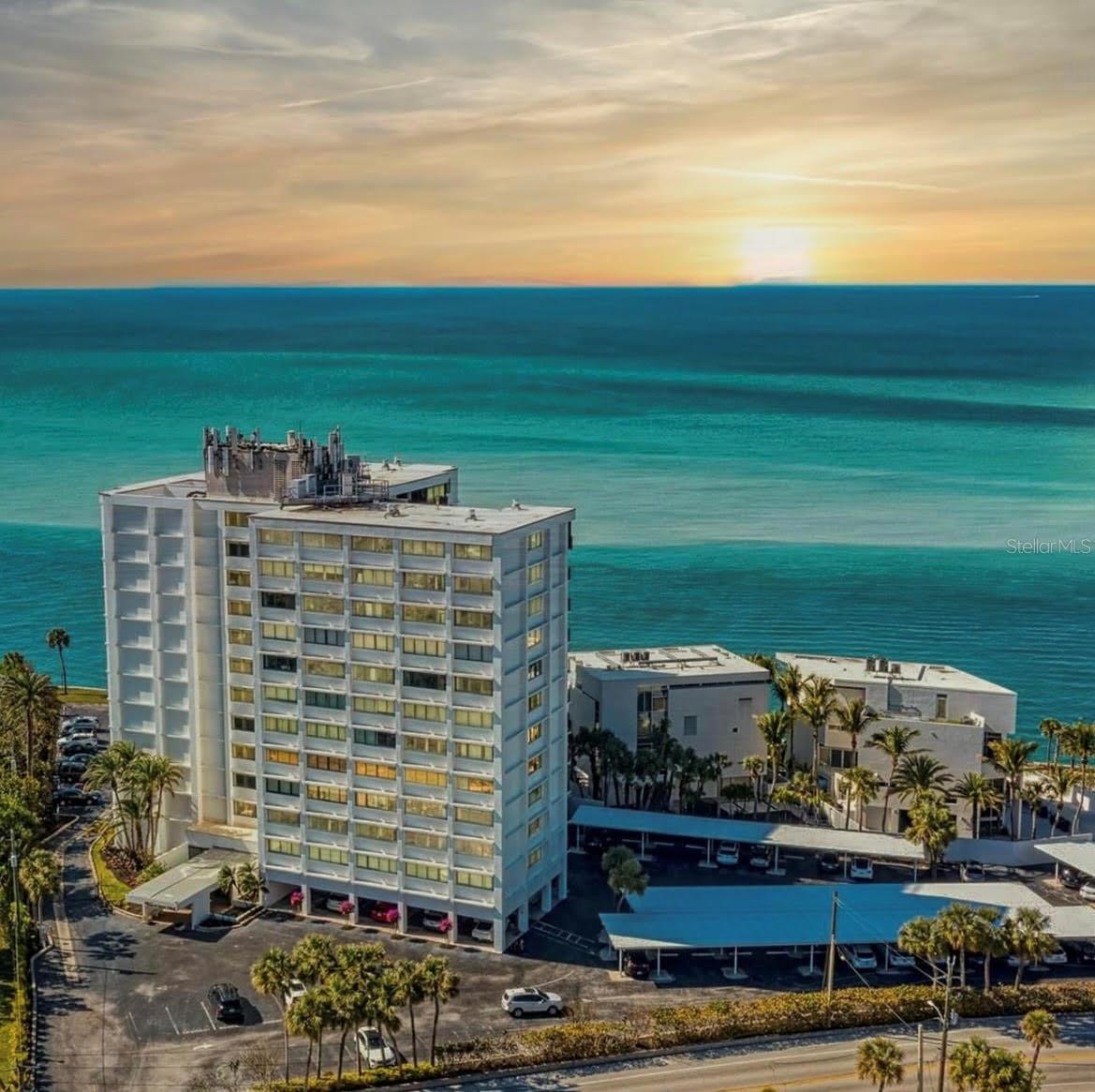 4822 OCEAN BLVD #10E