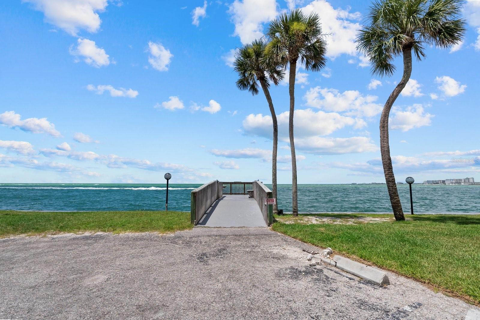 4822 OCEAN BLVD #10E
