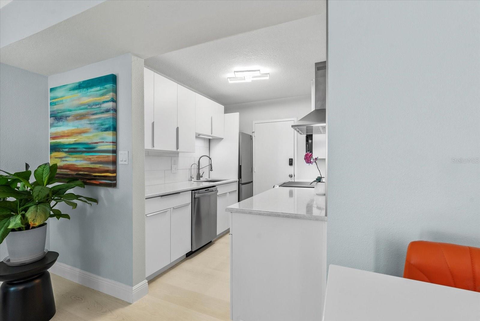 4822 OCEAN BLVD #10E