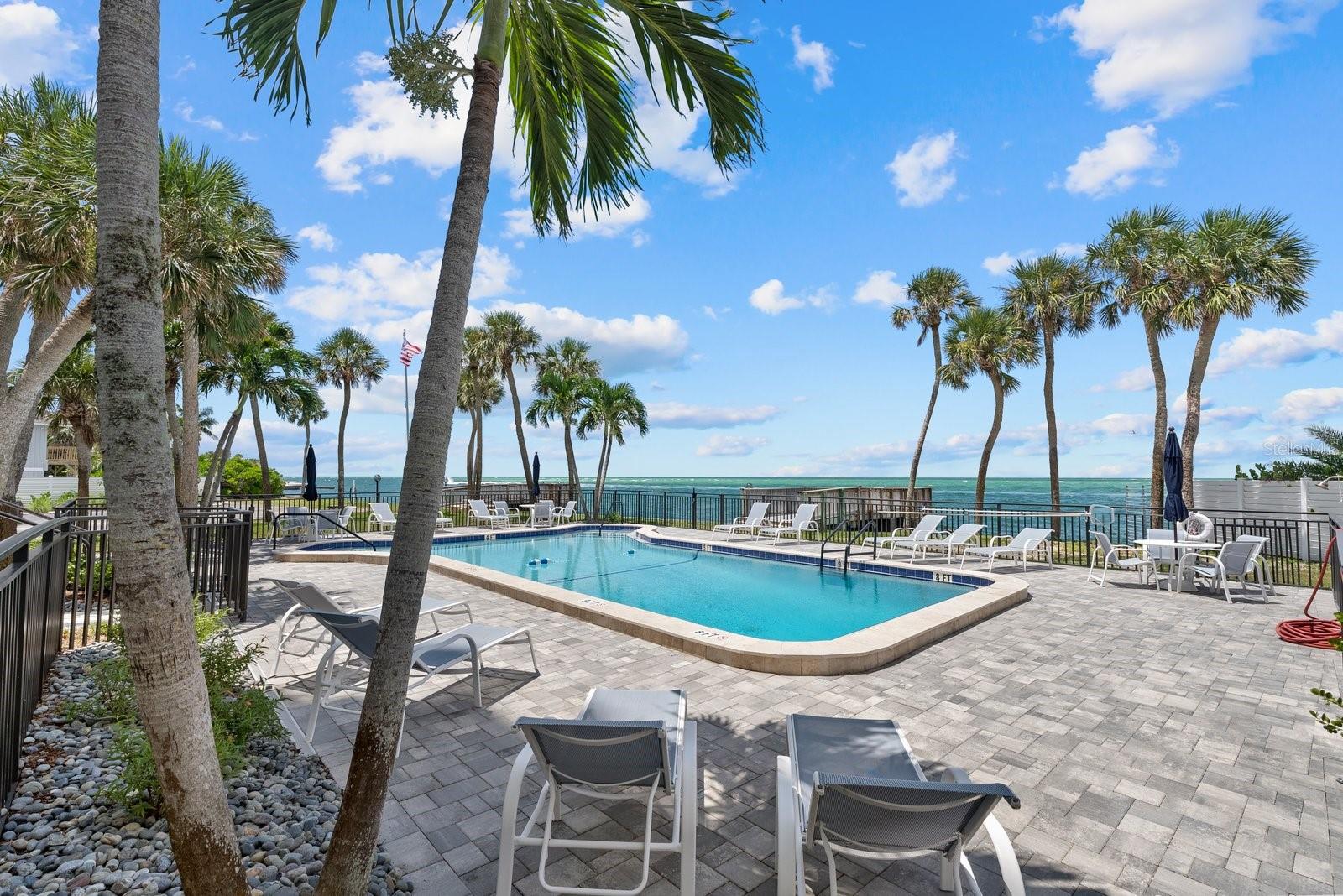 4822 OCEAN BLVD #10E