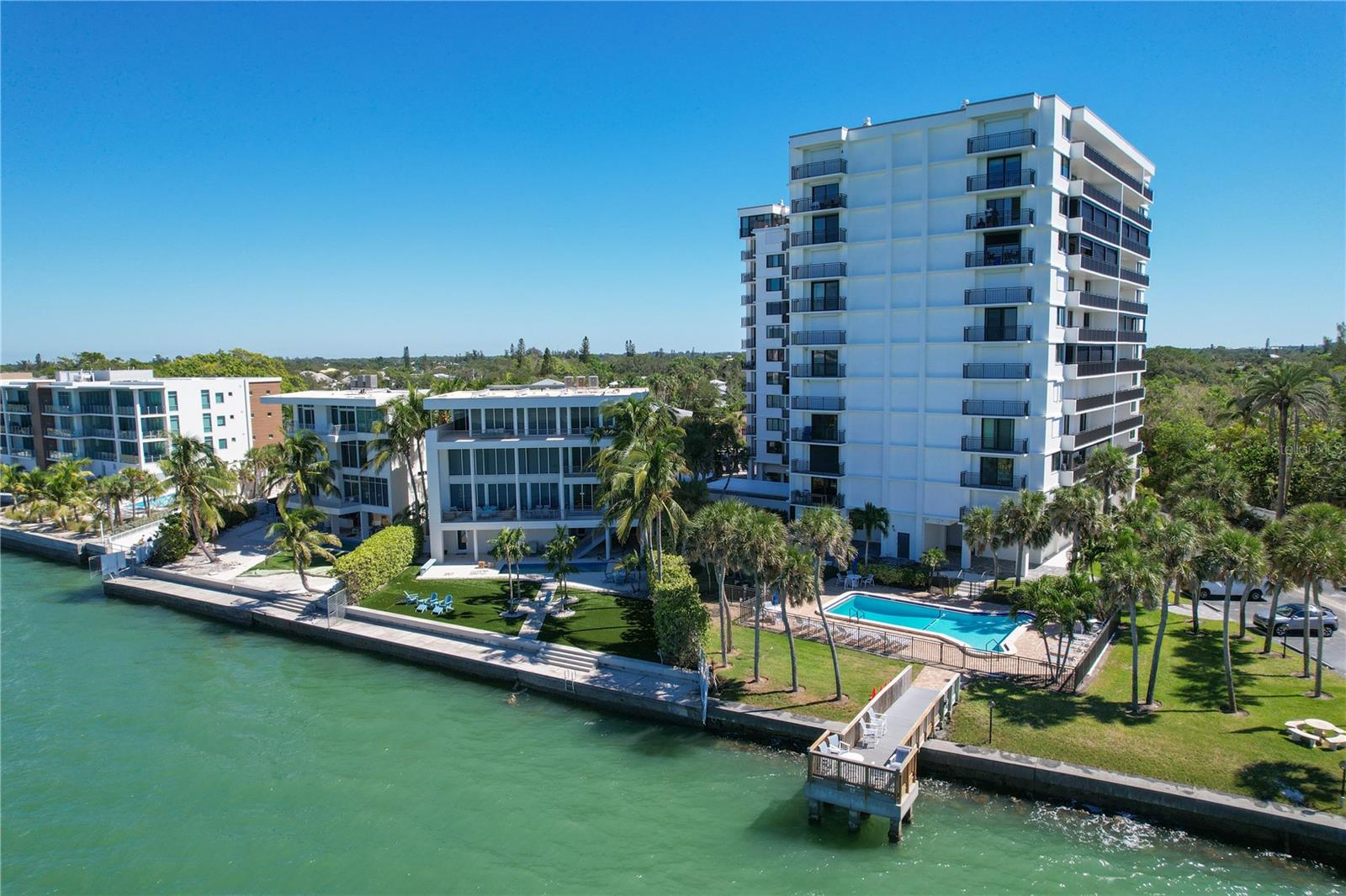 4822 OCEAN BLVD #10E