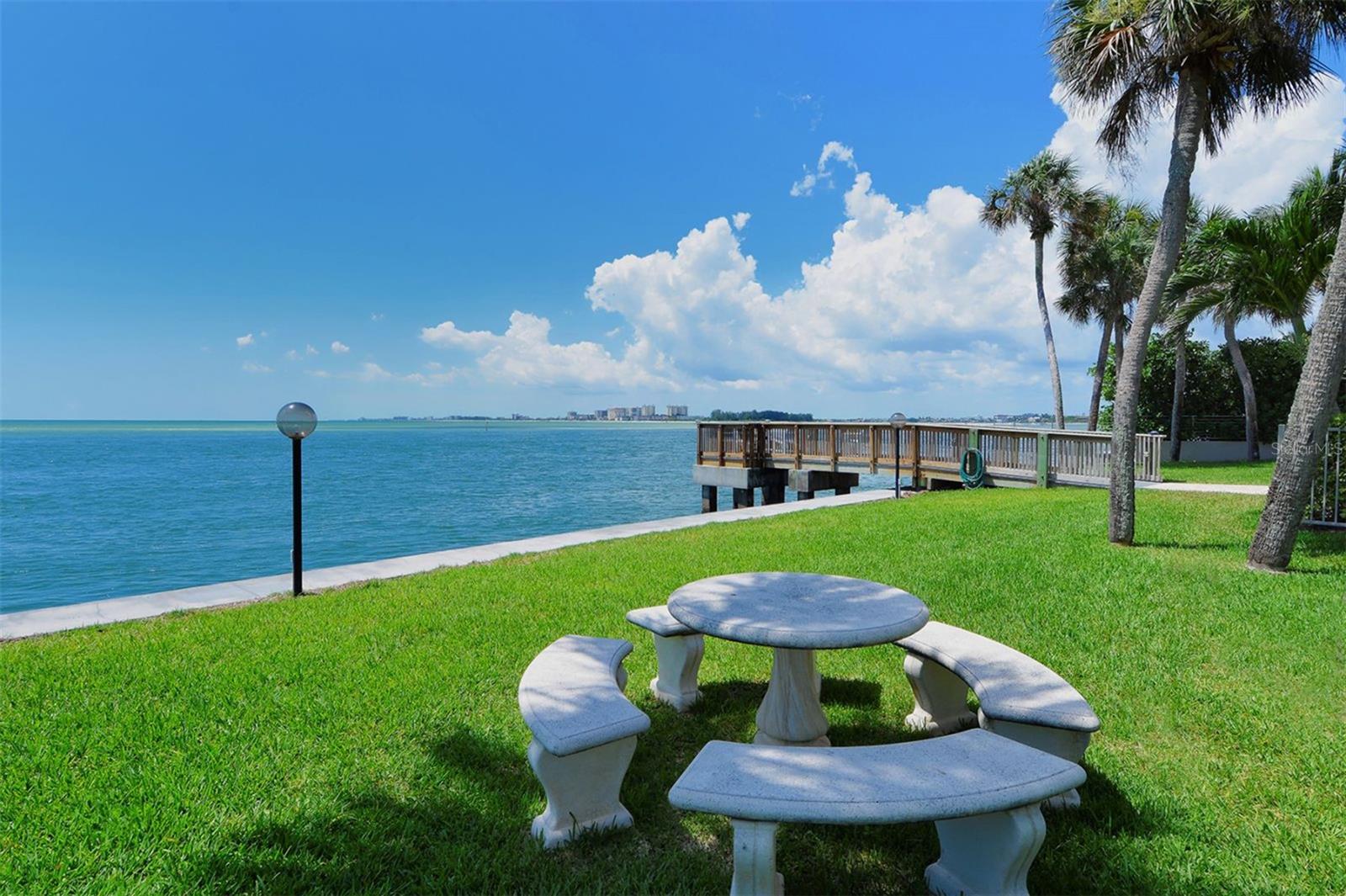 4822 OCEAN BLVD #10E