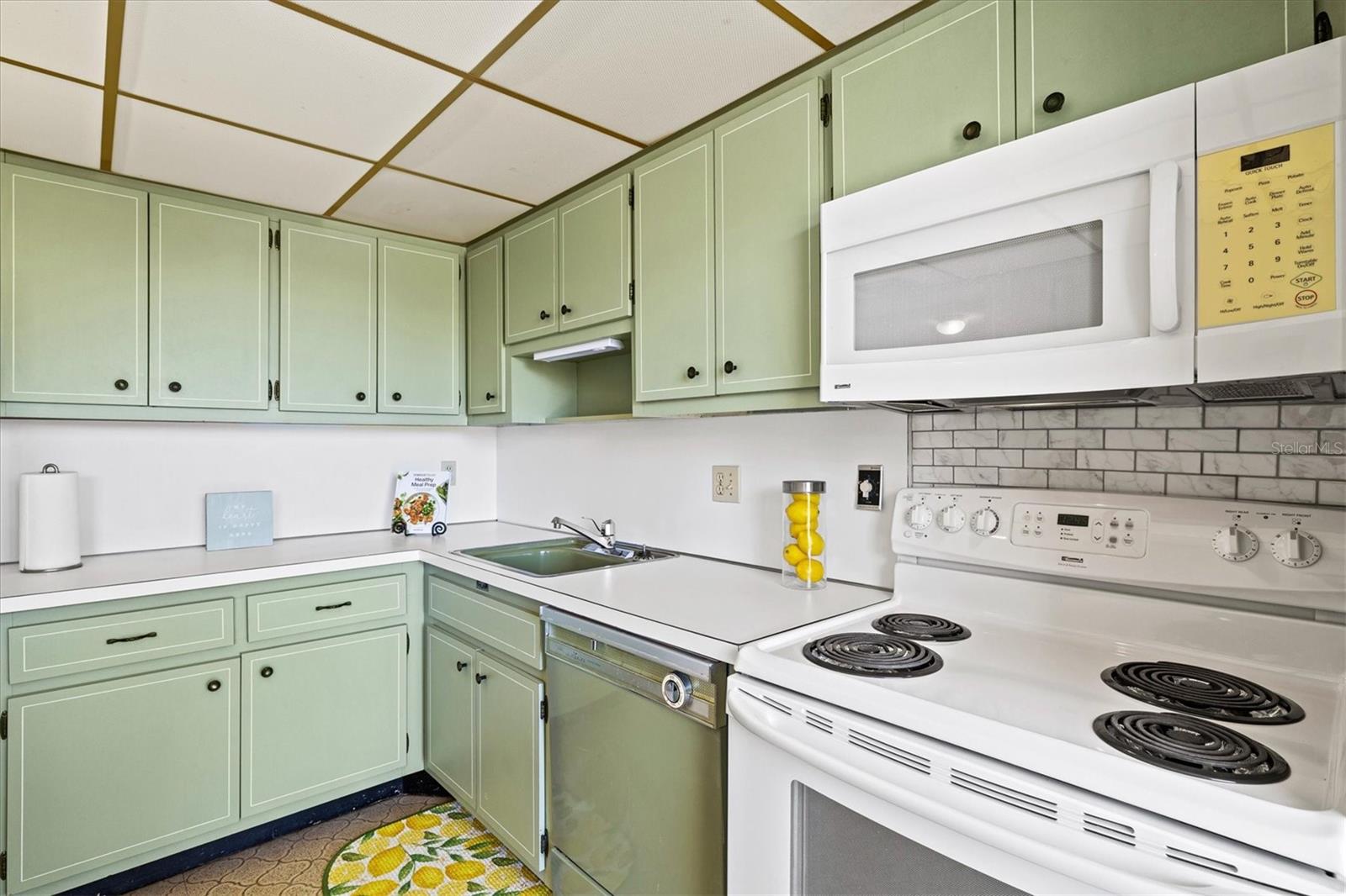 7461 W COUNTRY CLUB DR N #408