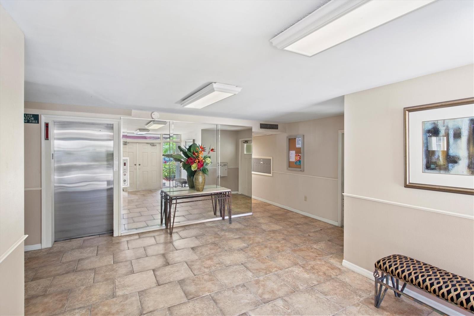 7461 W COUNTRY CLUB DR N #408