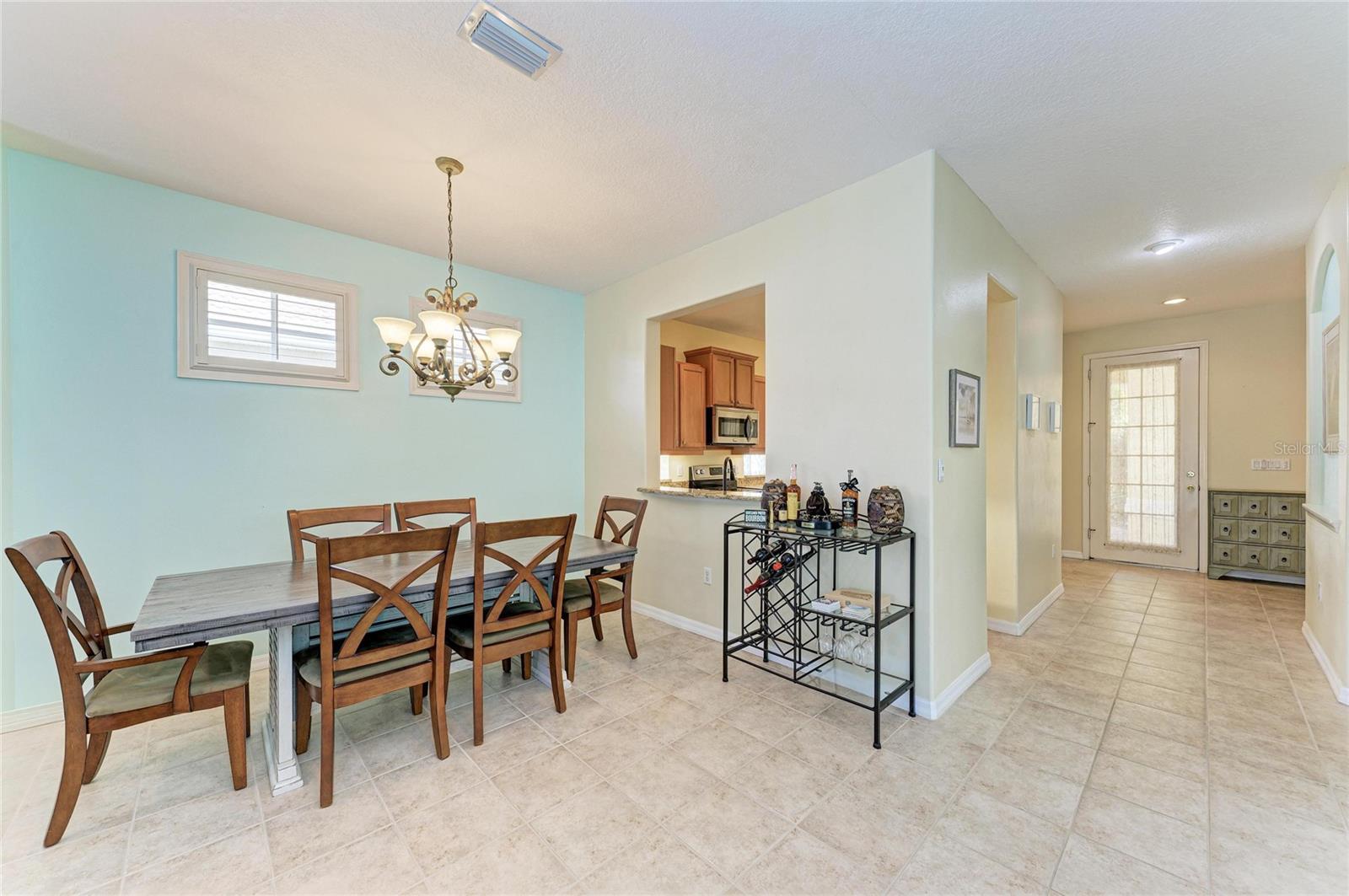 6618 TAILFEATHER WAY