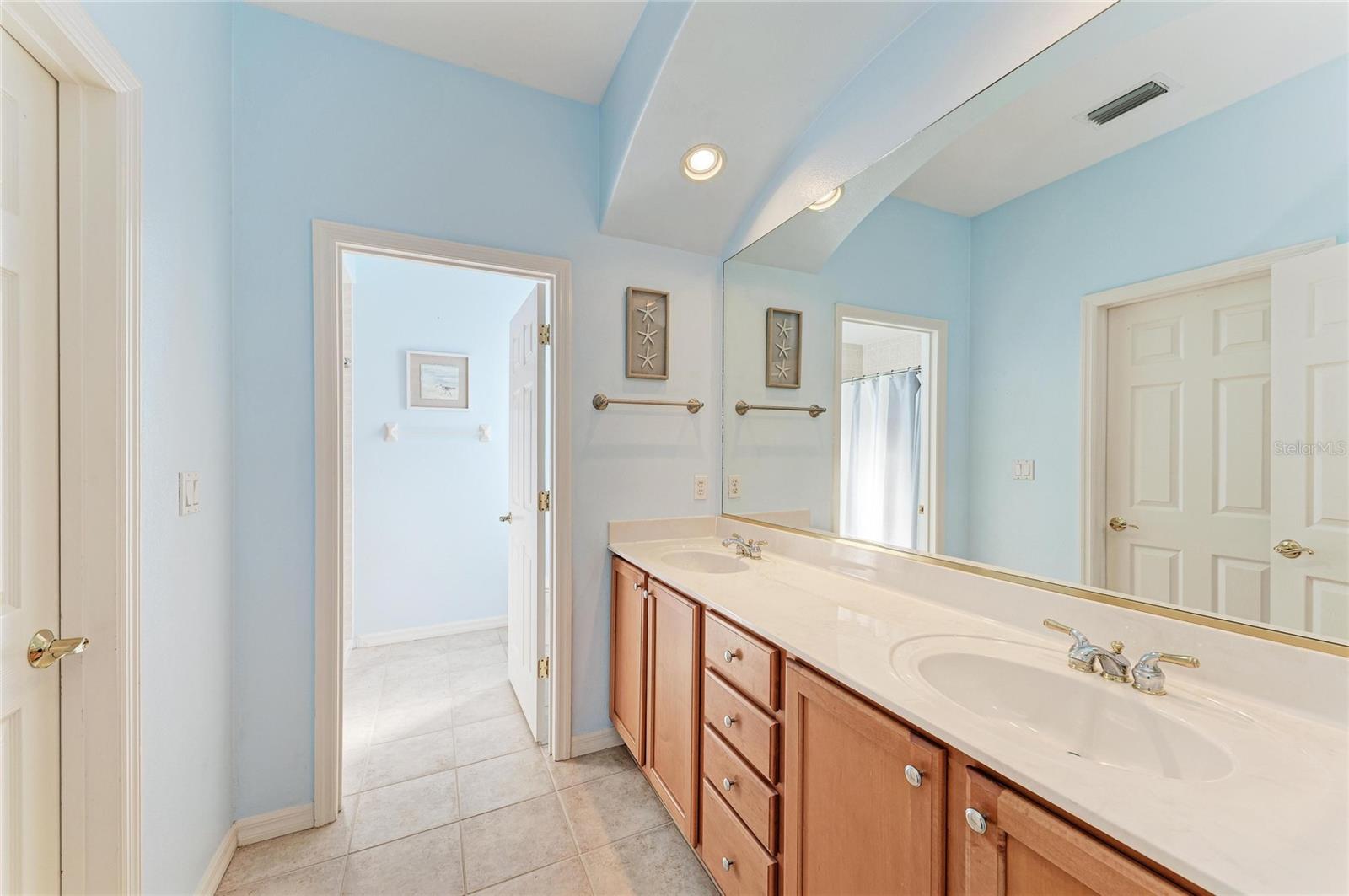 6618 TAILFEATHER WAY