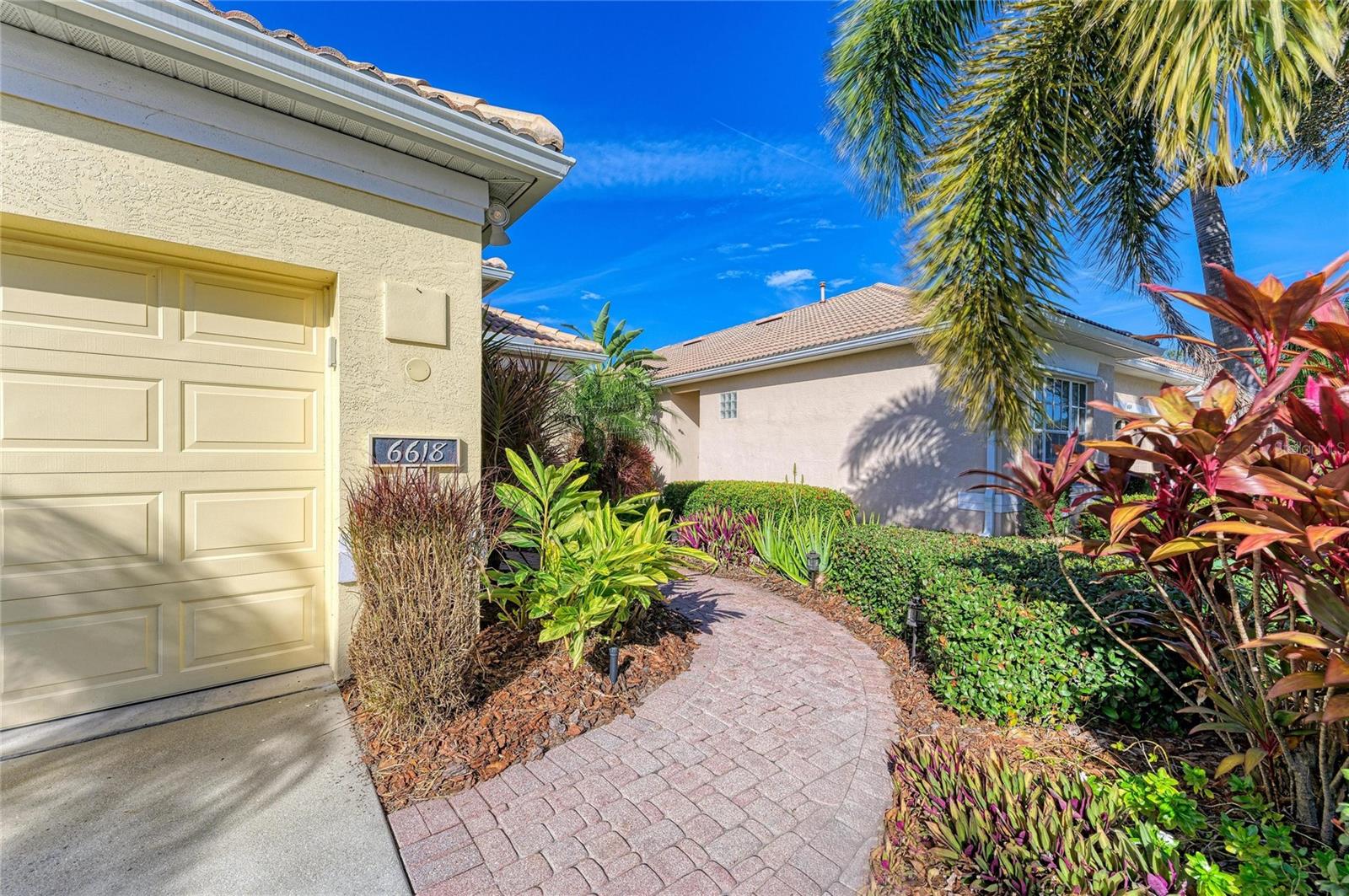 6618 TAILFEATHER WAY