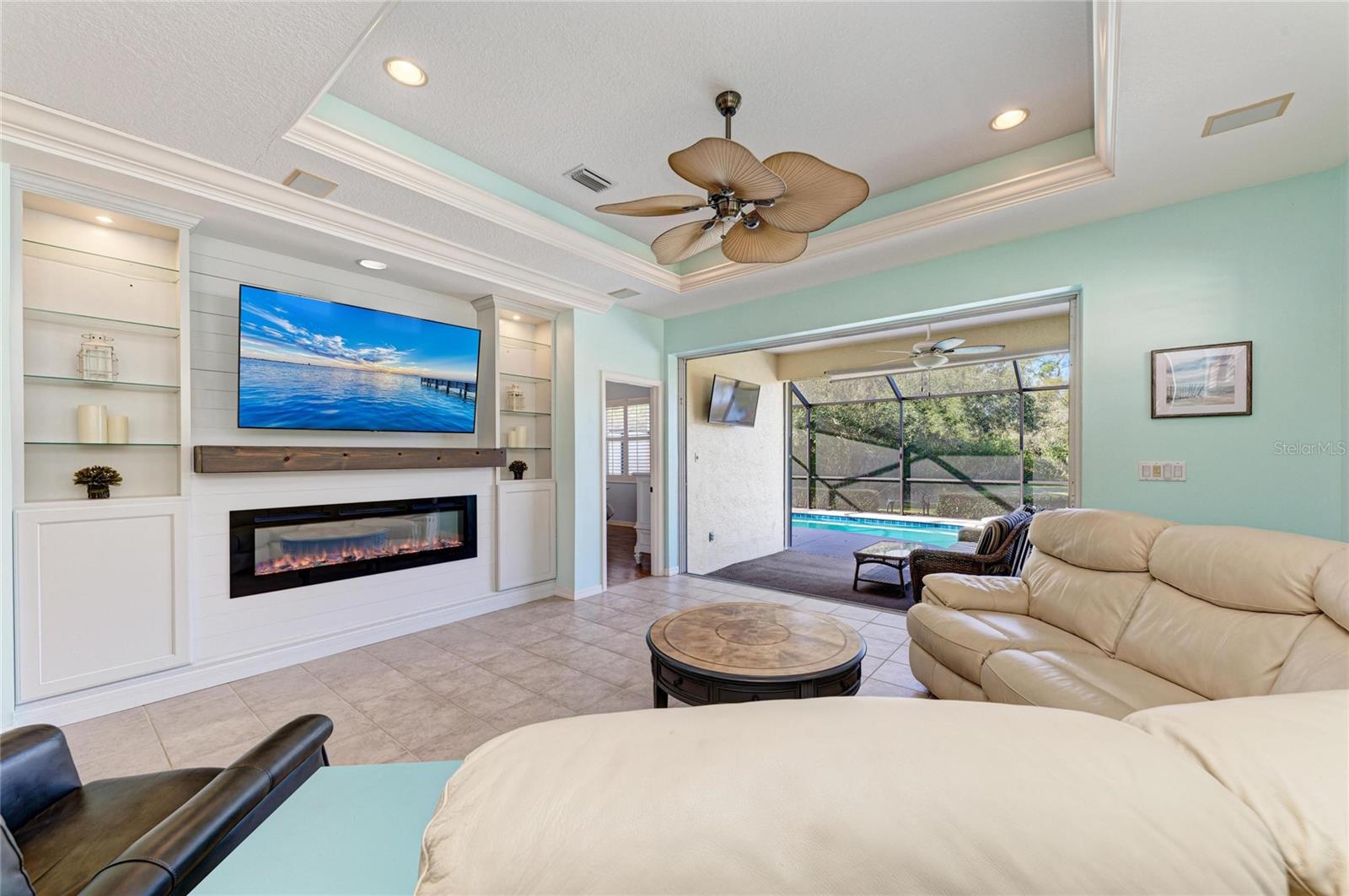 6618 TAILFEATHER WAY