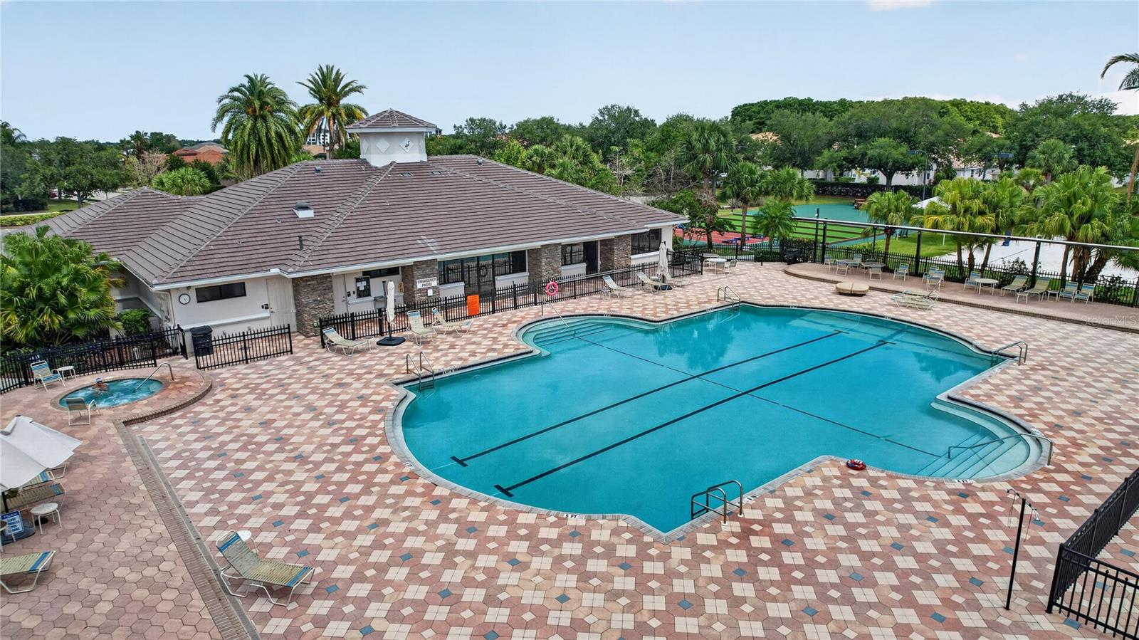 915 FAIRWAYCOVE LN #101