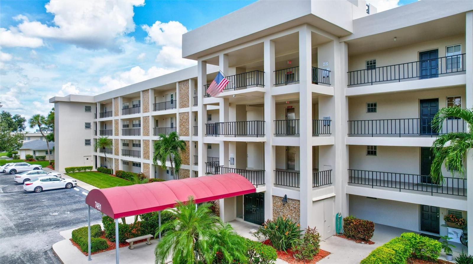 7461 W COUNTRY CLUB DR N #408