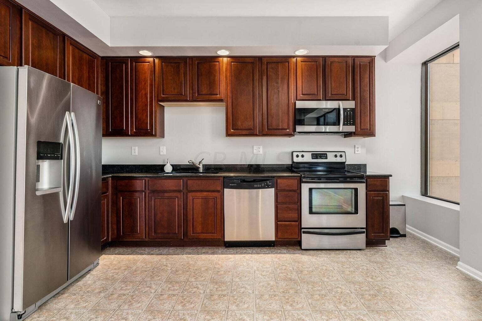 78 E Chestnut Street, 508
