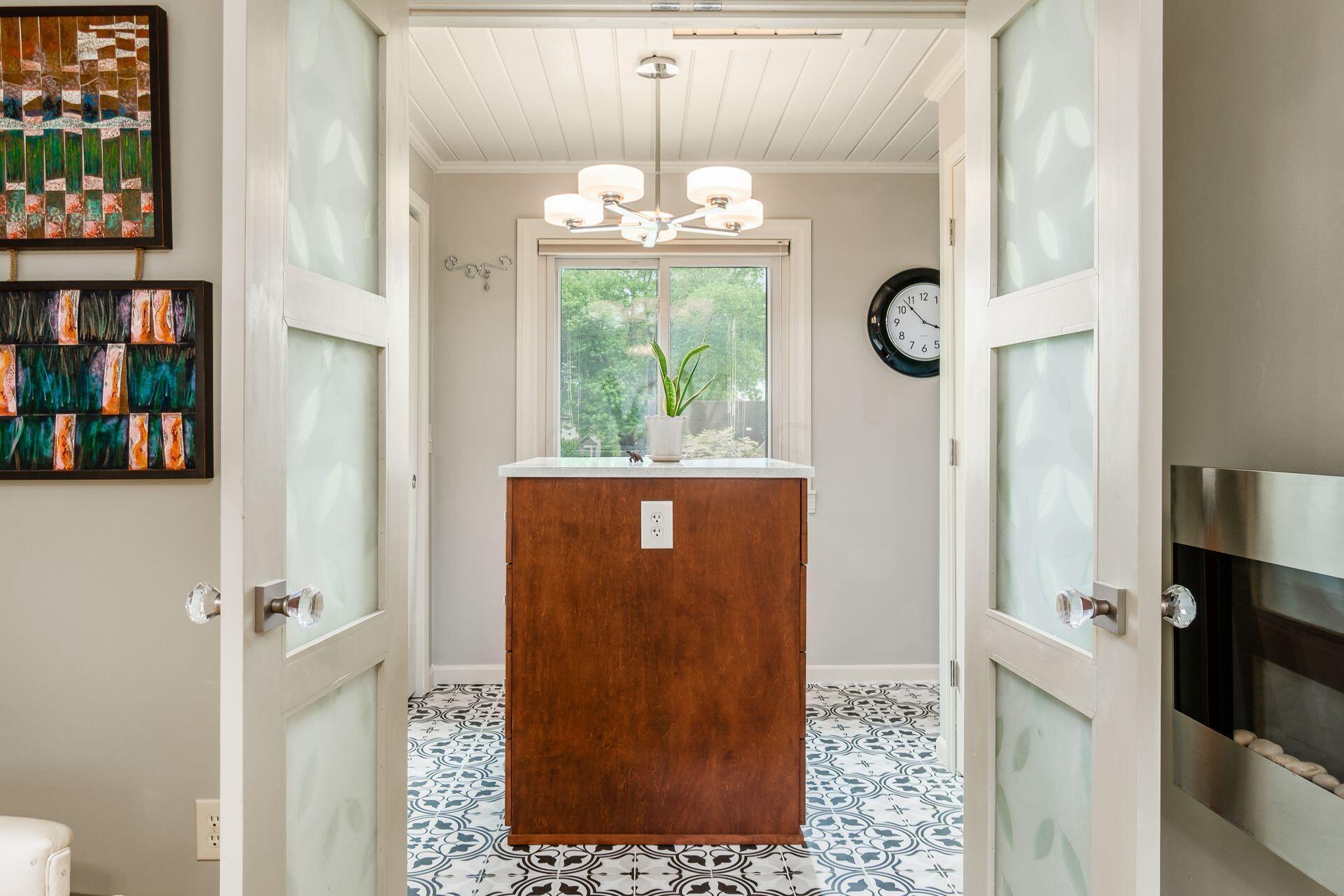 1302 Cross Country Drive