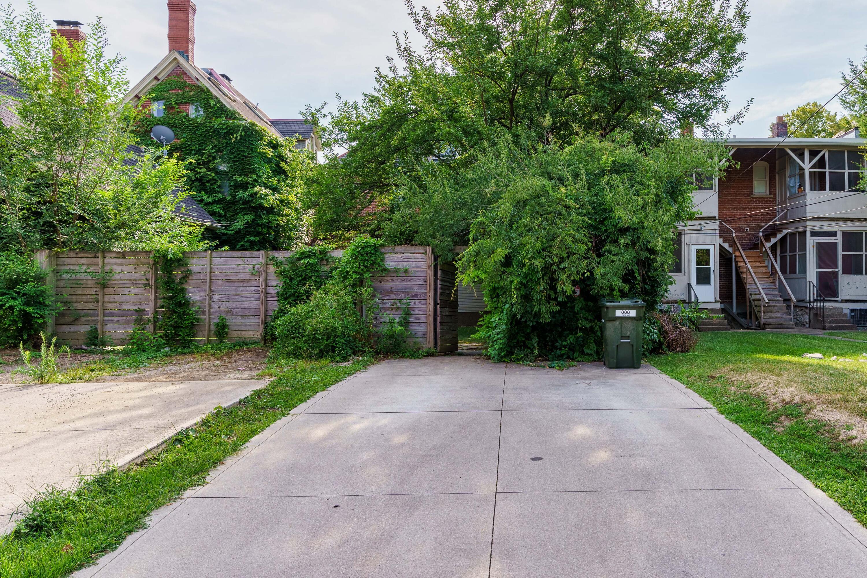 888 Neil Avenue
