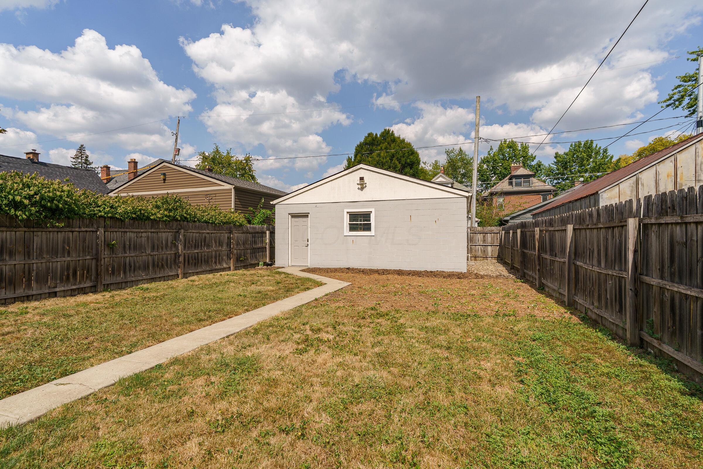 130 E Gates Street