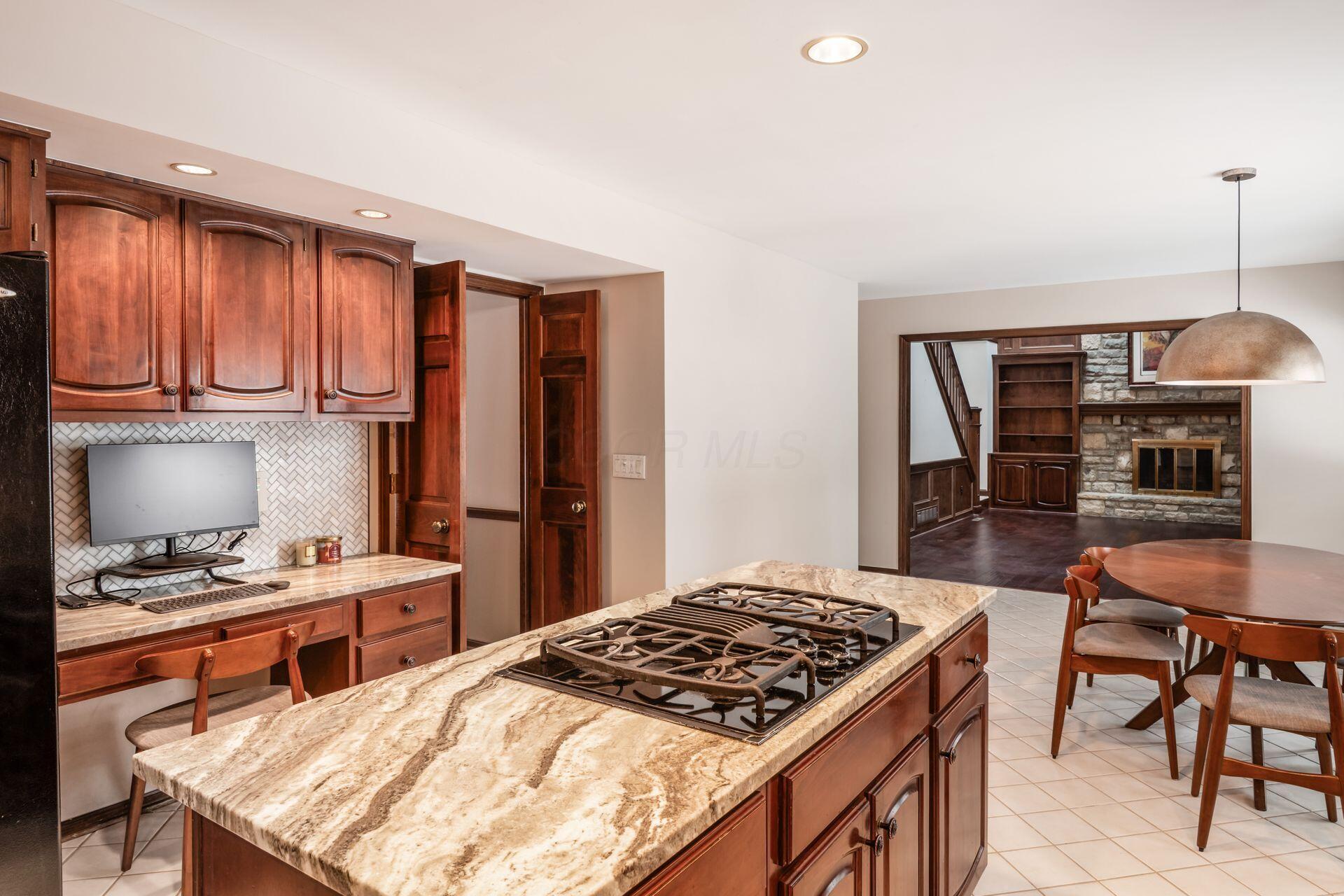 890 Pipestone Drive