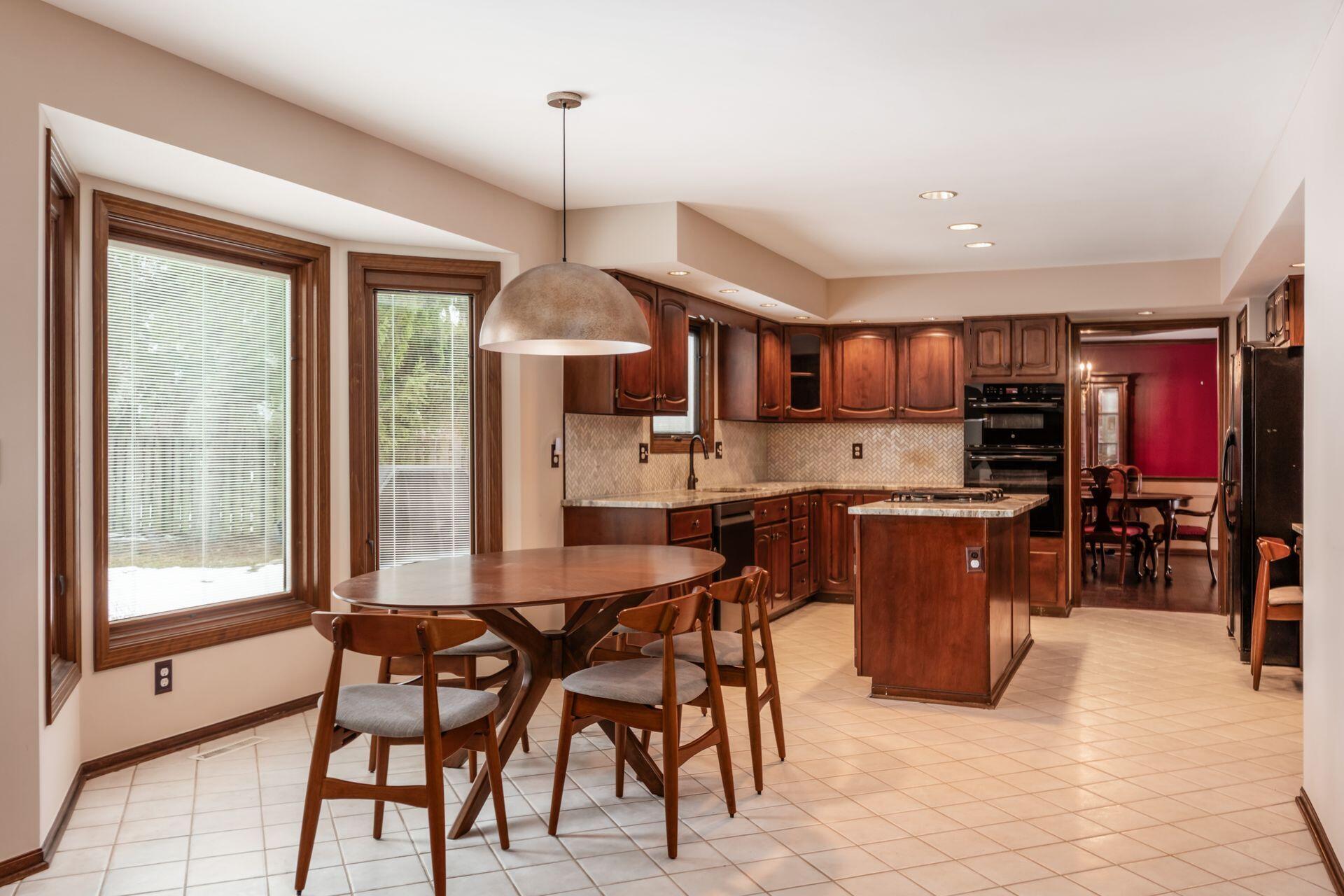 890 Pipestone Drive
