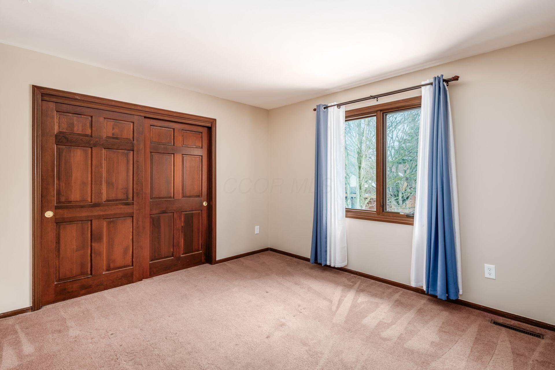 890 Pipestone Drive