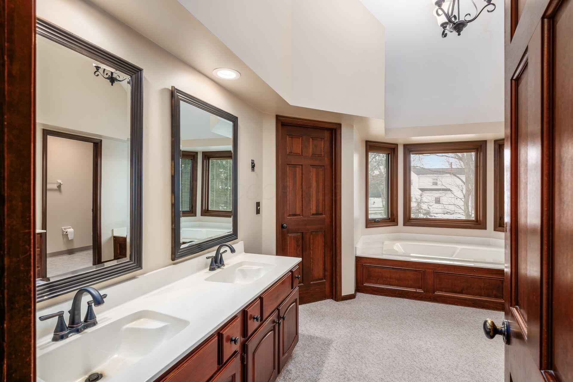 890 Pipestone Drive