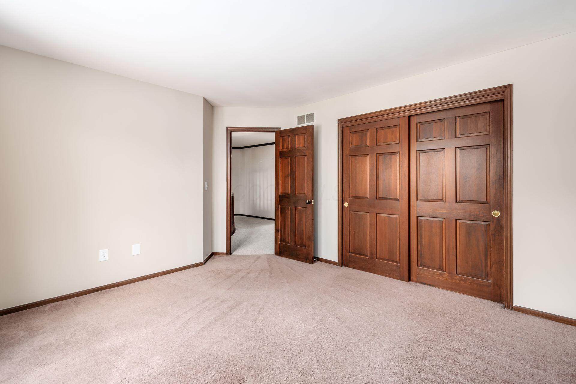 890 Pipestone Drive