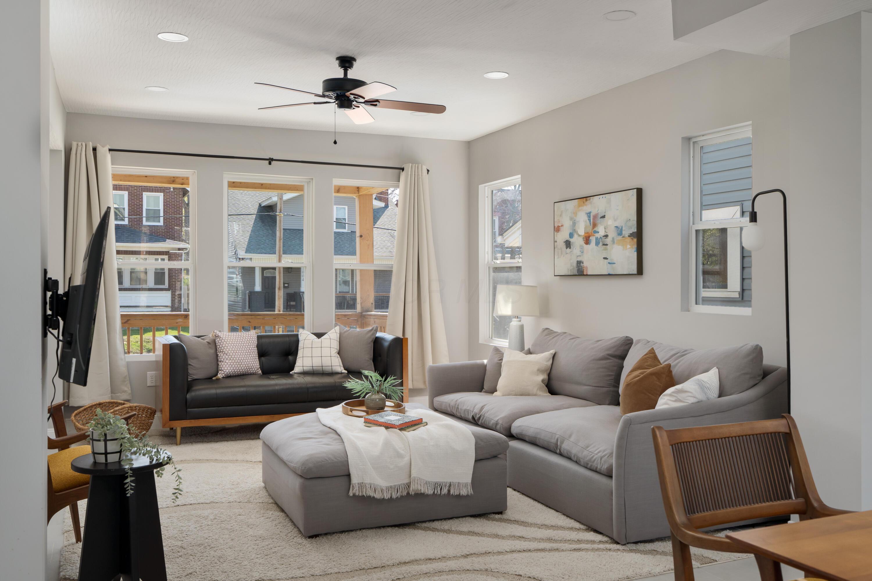 997 S Champion Avenue