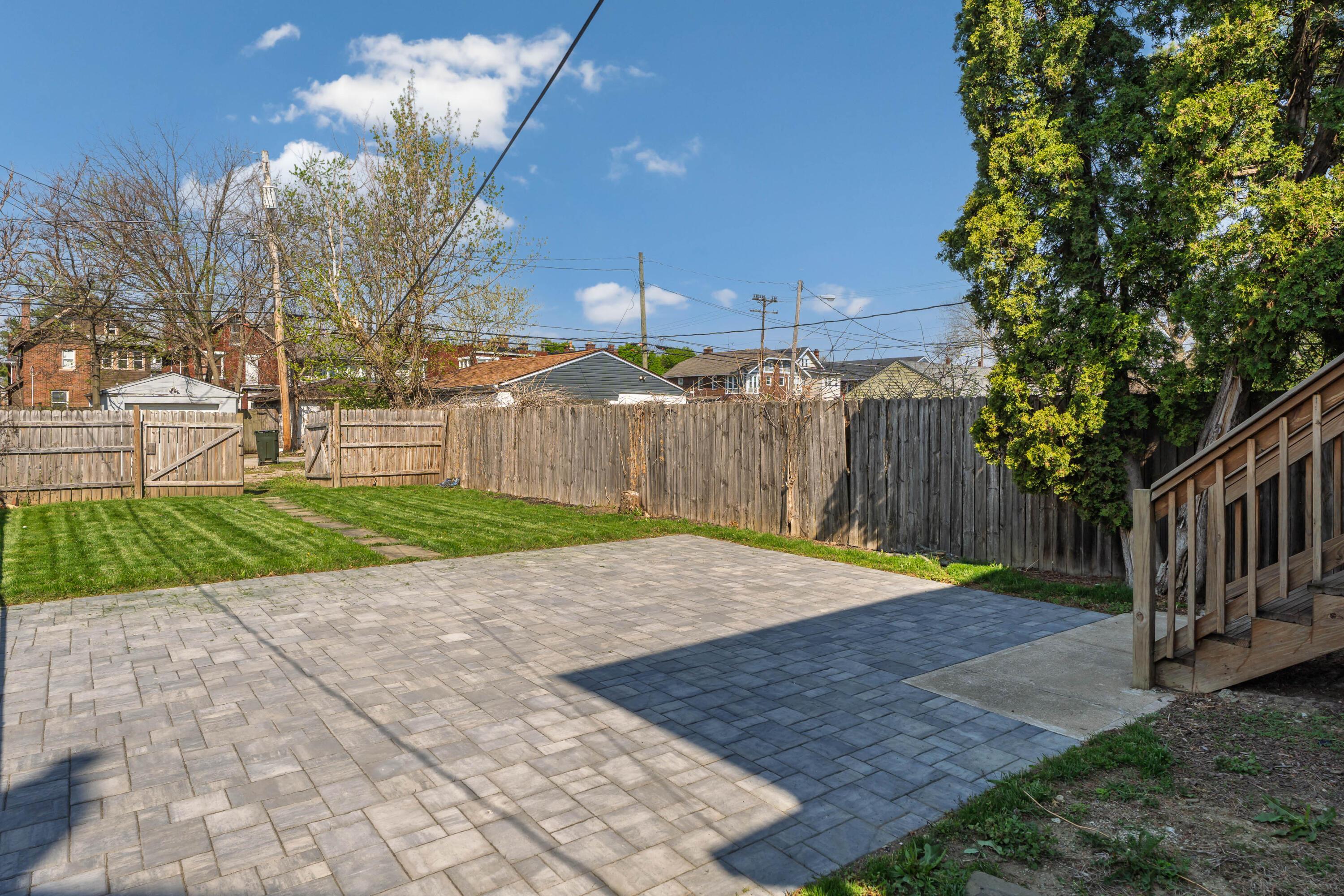 997 S Champion Avenue