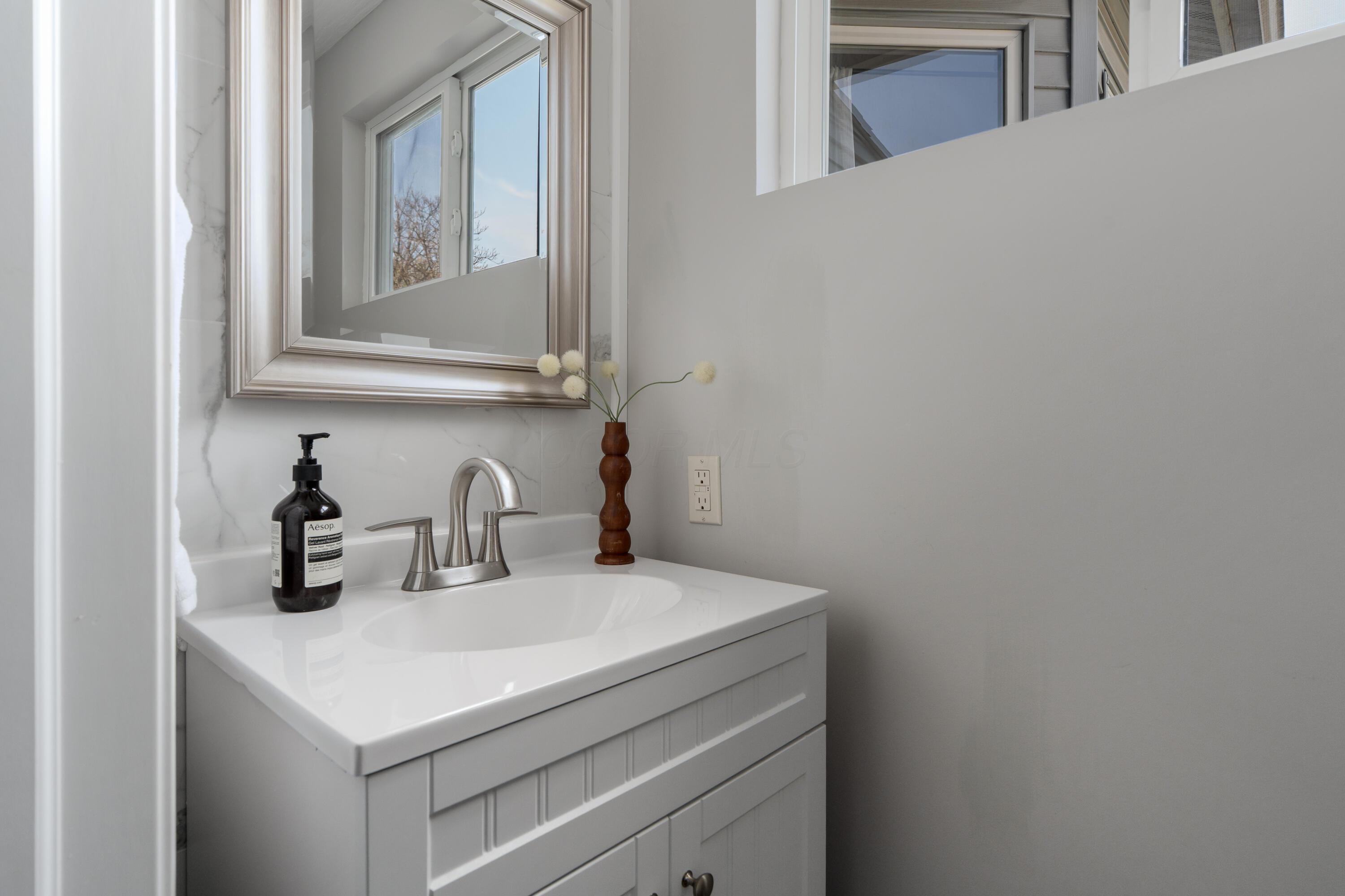 997 S Champion Avenue