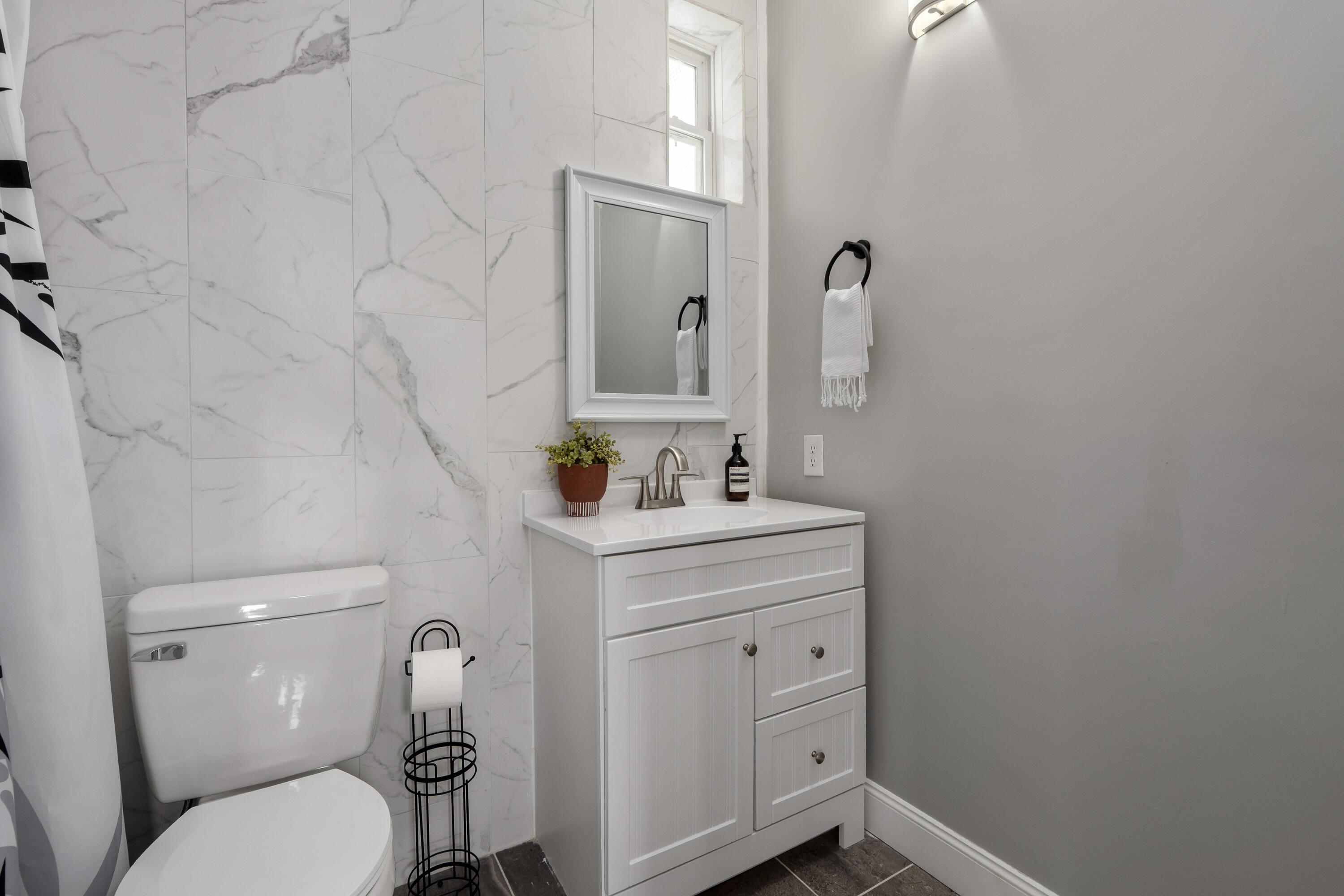 997 S Champion Avenue