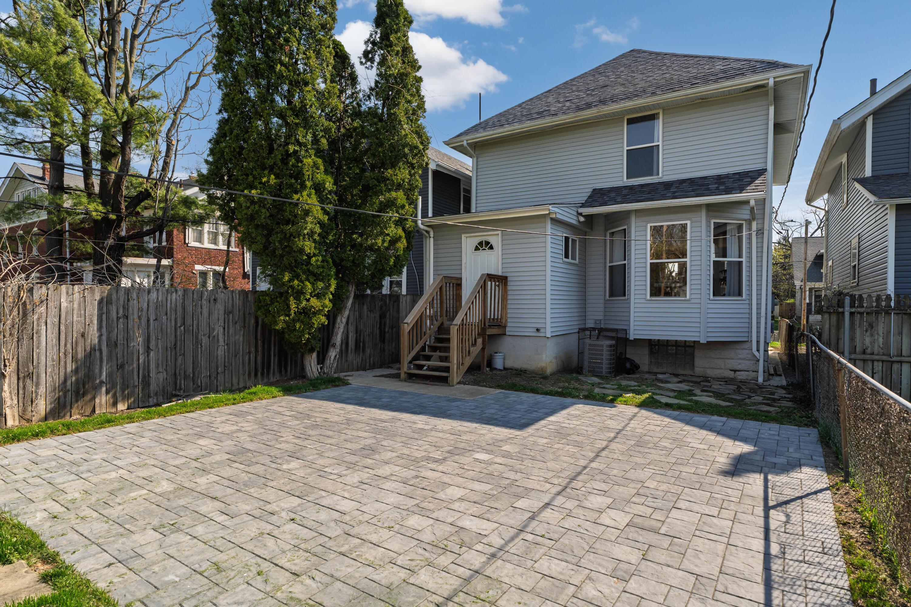 997 S Champion Avenue