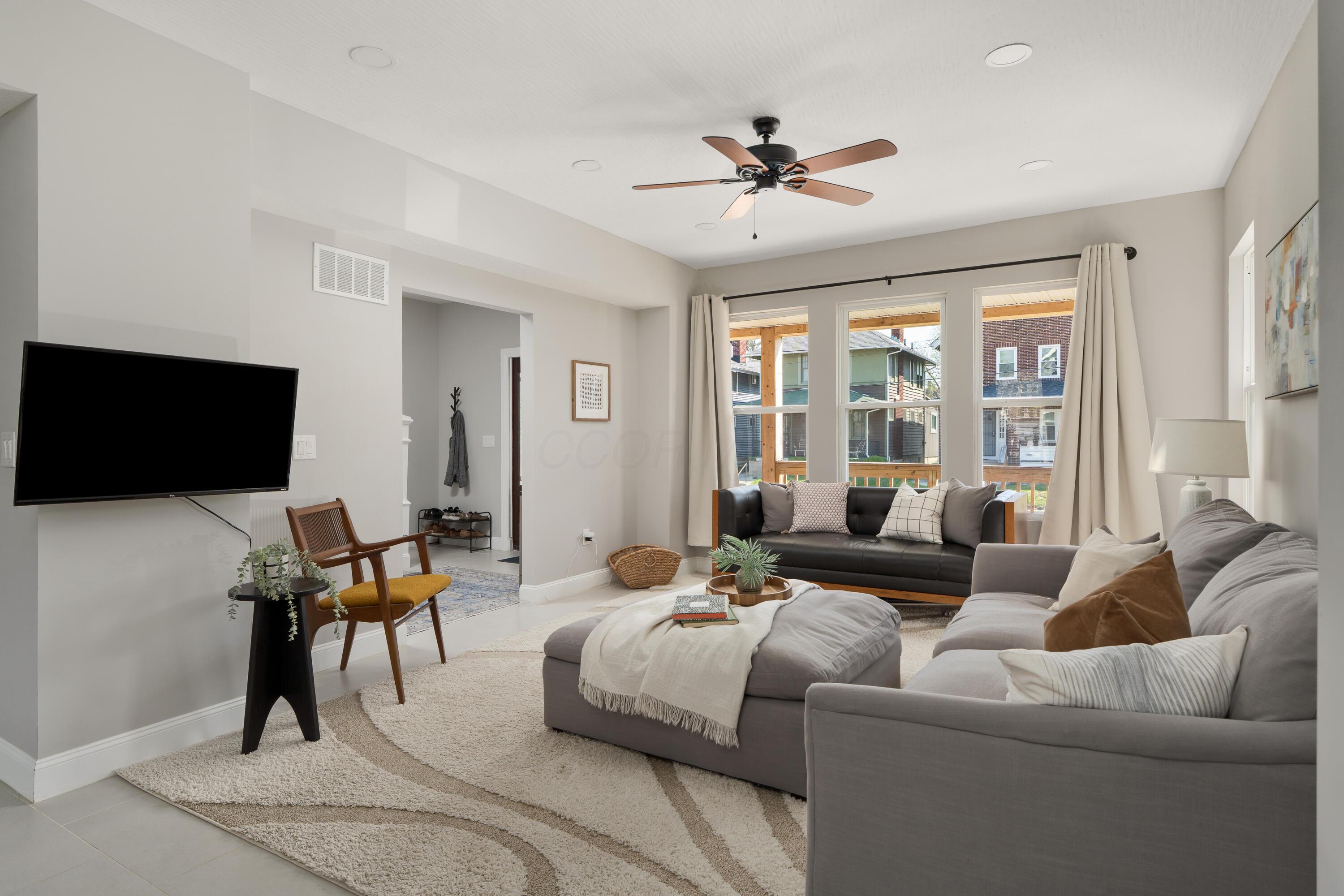 997 S Champion Avenue