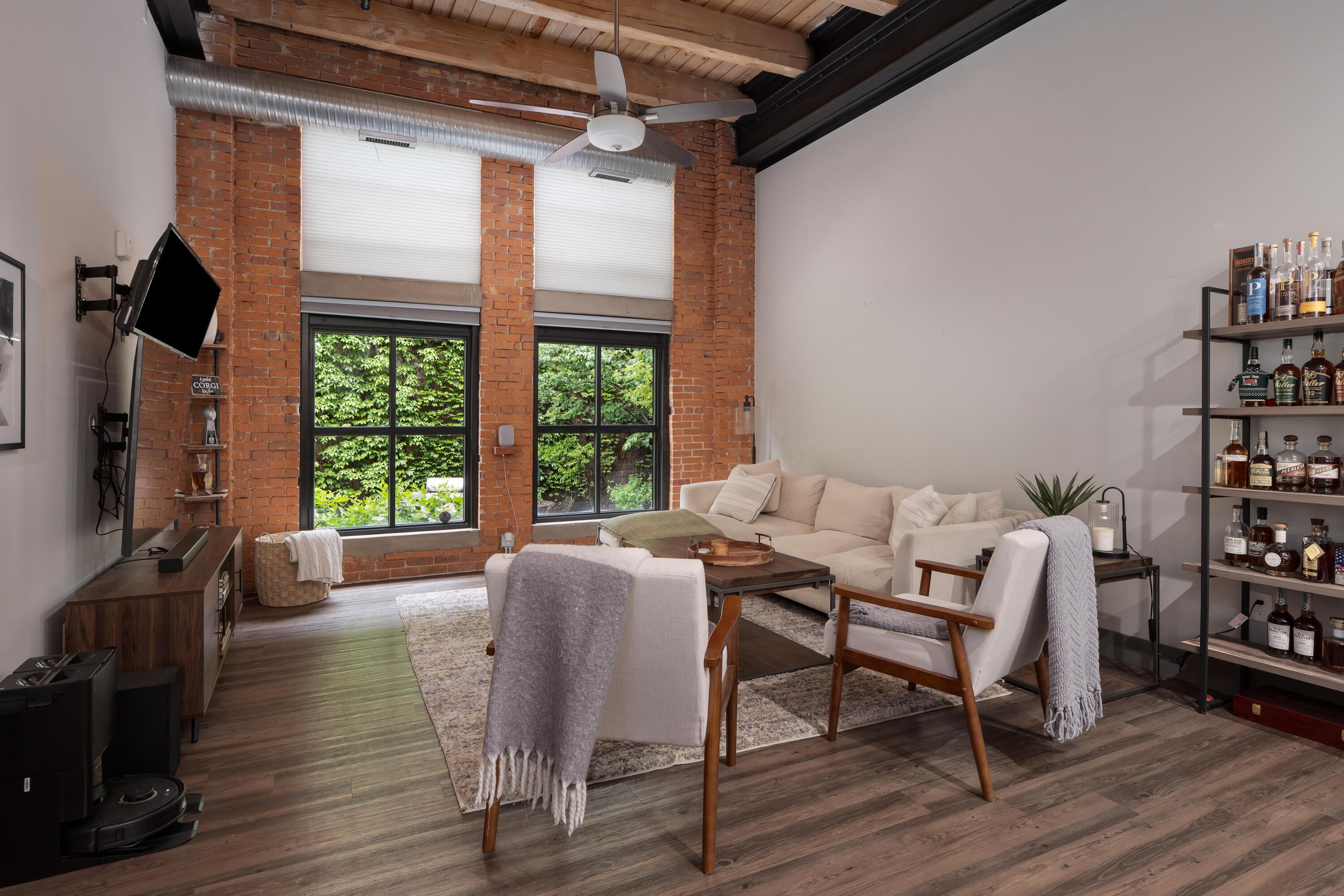 570 S Front Street, 114