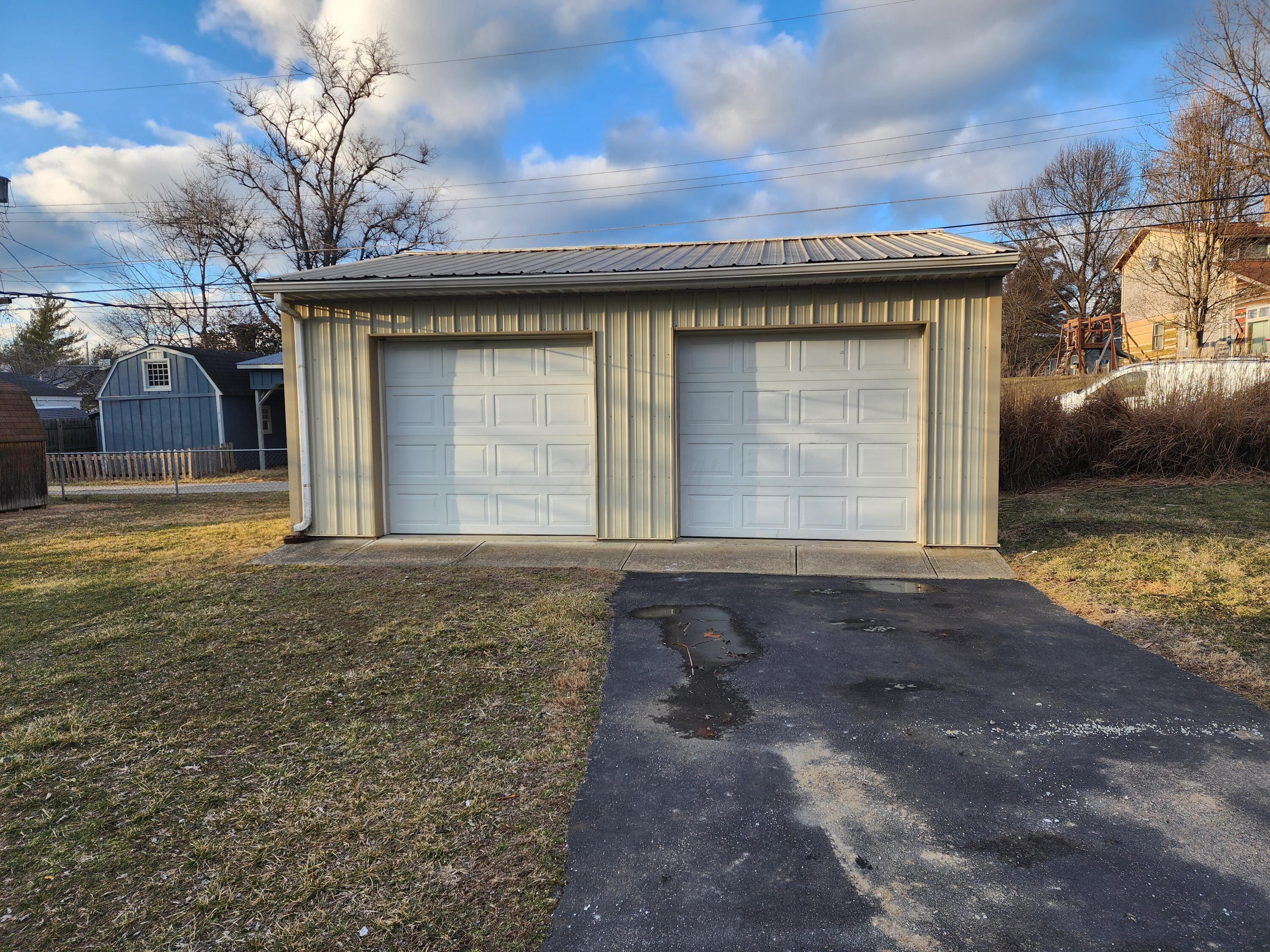 458 W Kanawha Avenue