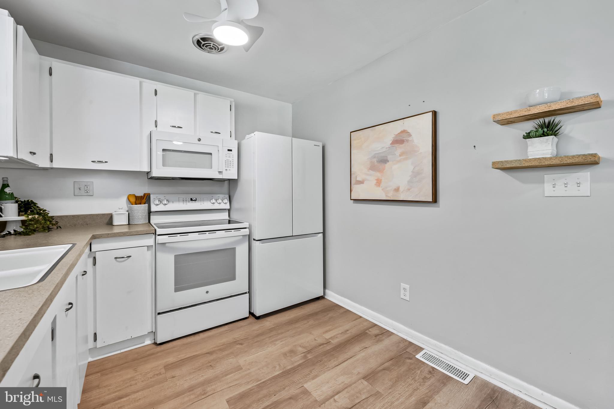 541 PALISADES BOULEVARD