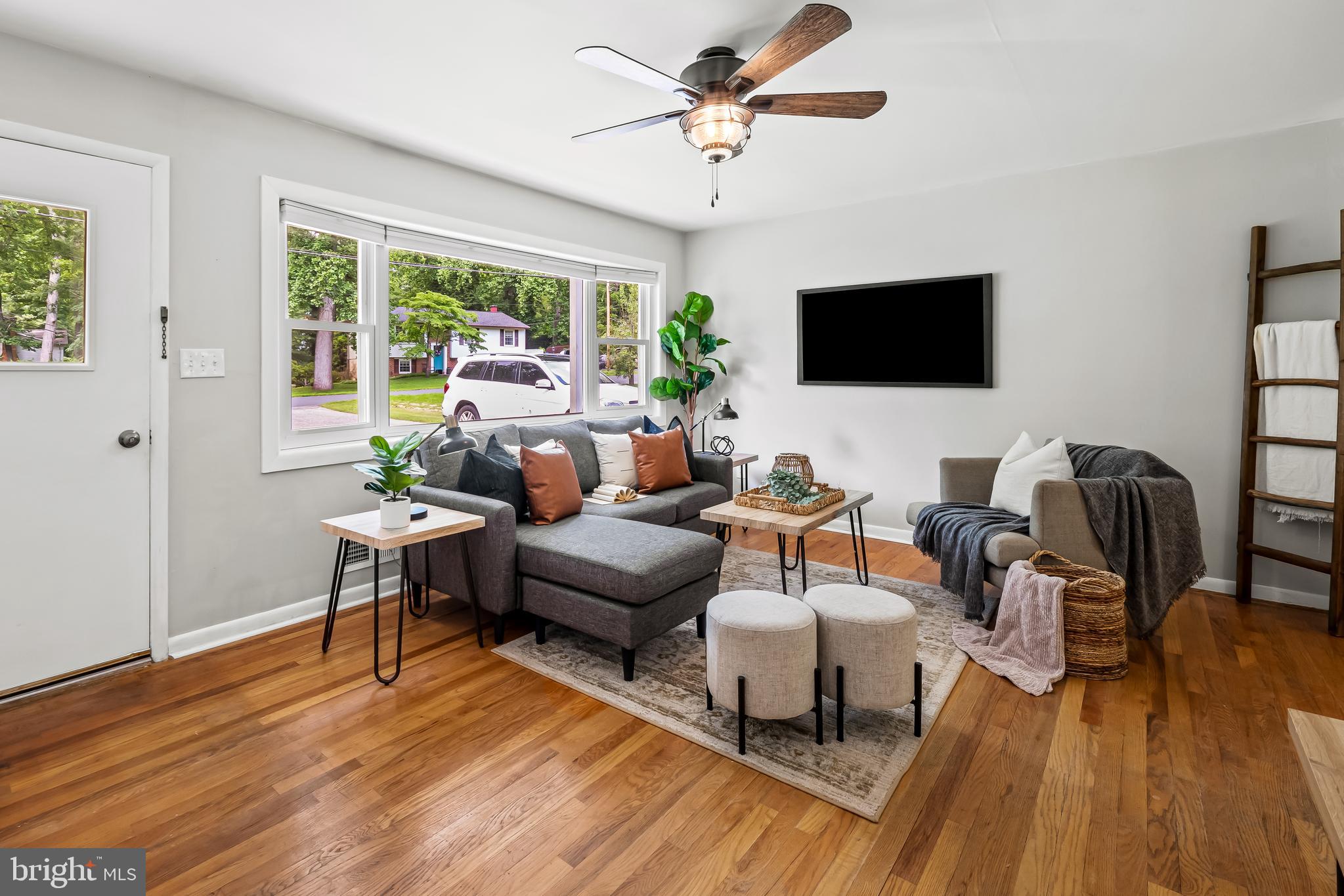 541 PALISADES BOULEVARD