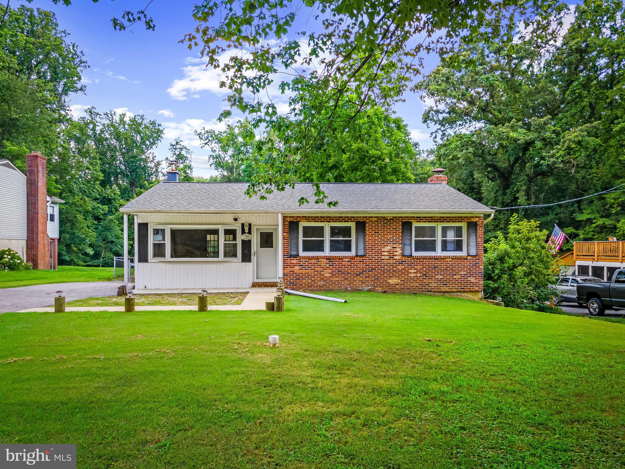 541 PALISADES BOULEVARD