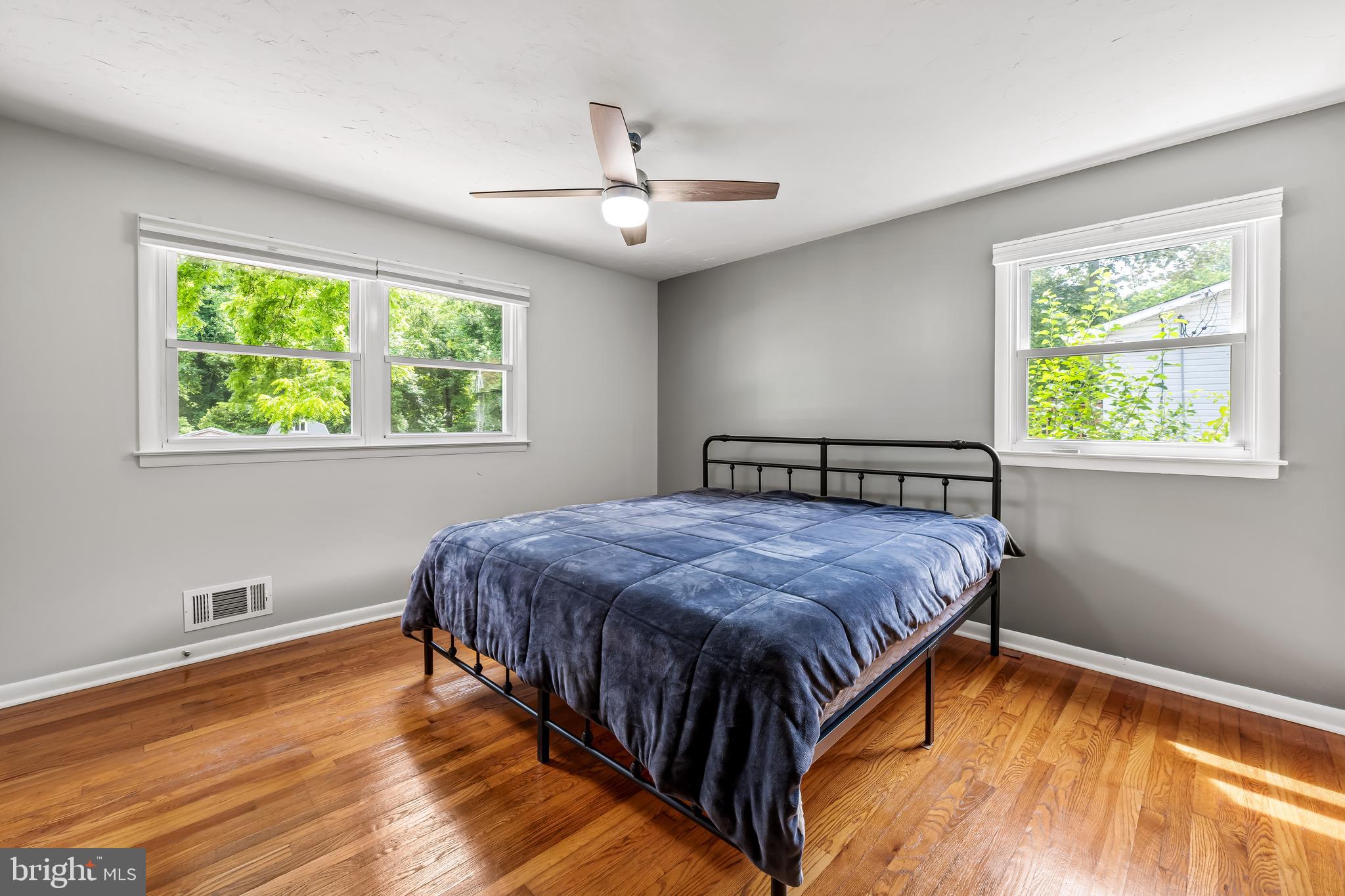 541 PALISADES BOULEVARD