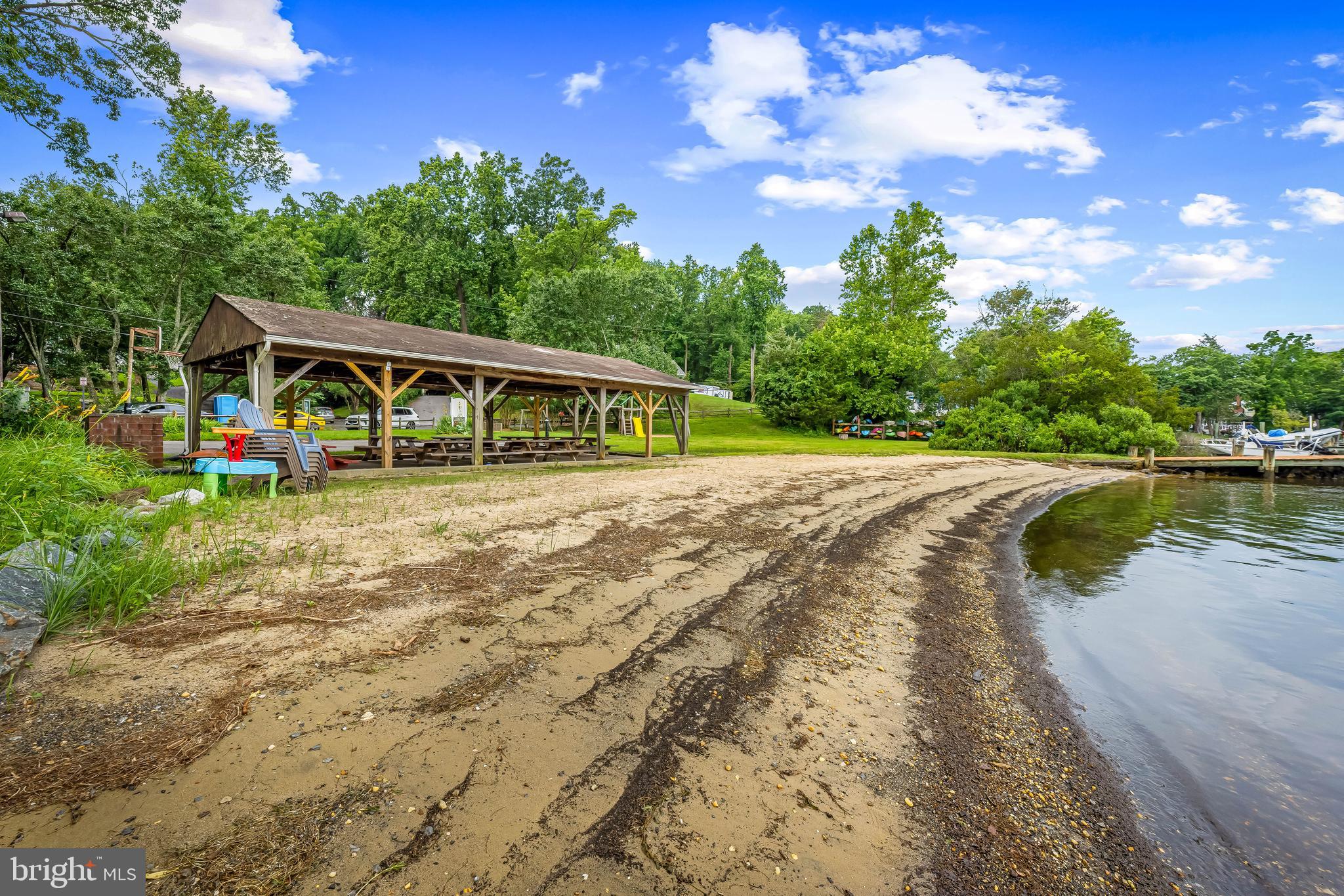 541 PALISADES BOULEVARD