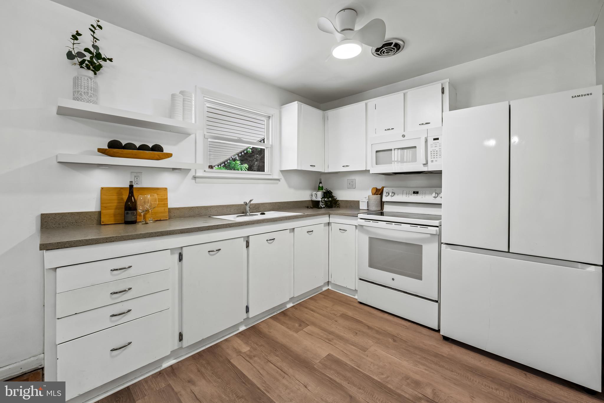 541 PALISADES BOULEVARD