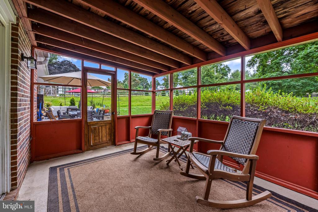 17 SUNNYVIEW DRIVE