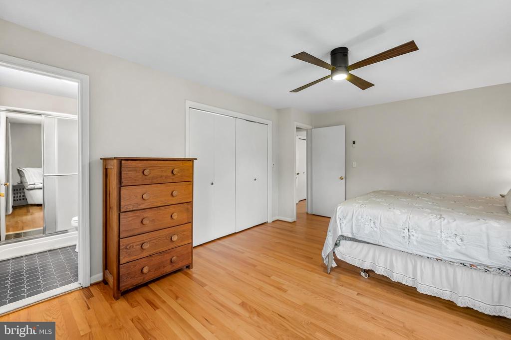 17 SUNNYVIEW DRIVE