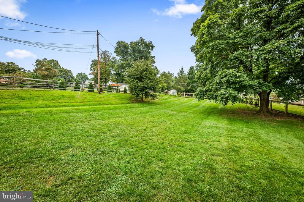 17 SUNNYVIEW DRIVE