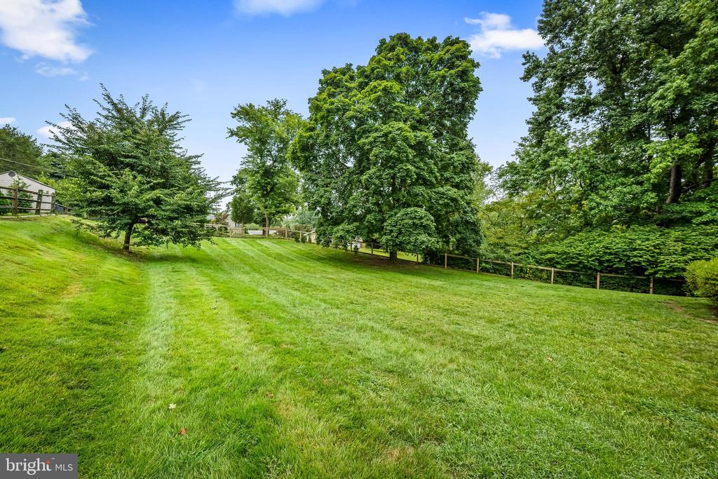 17 SUNNYVIEW DRIVE