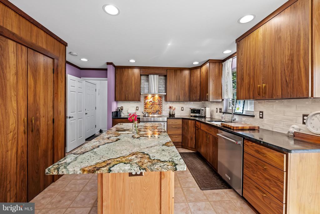 5026 MOUNT CARMEL RD