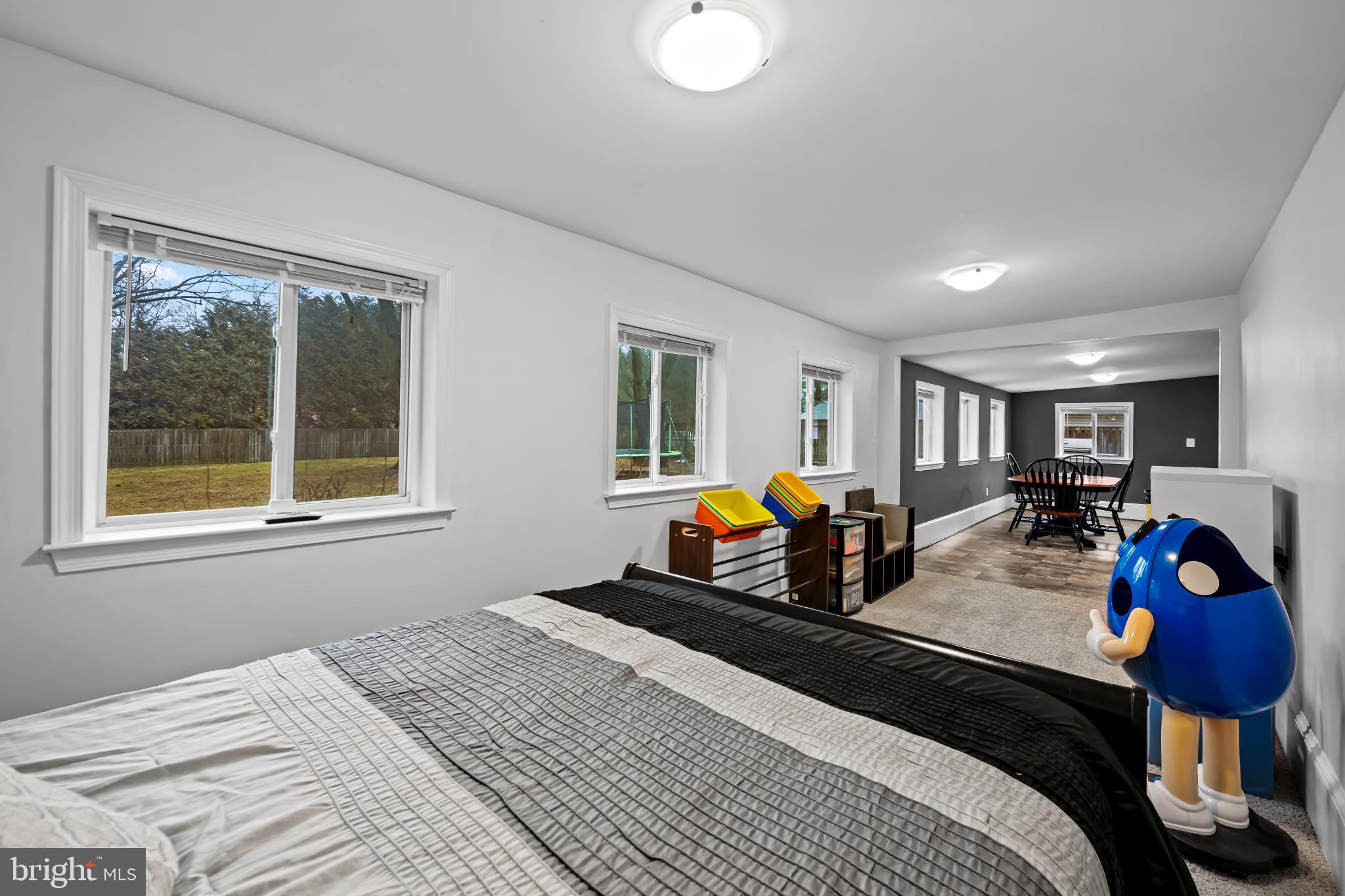 1376 W JARRETTSVILLE ROAD