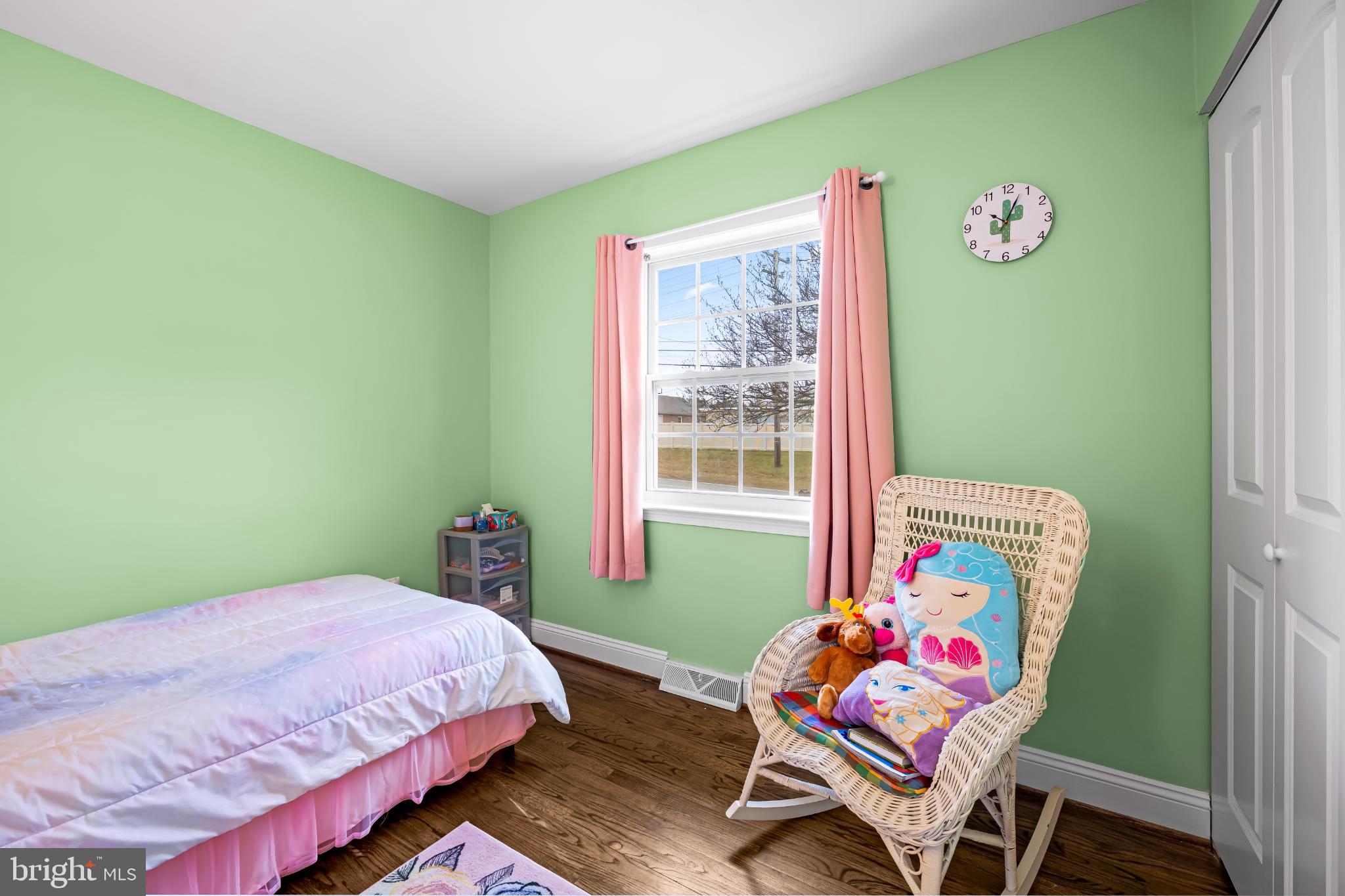 1376 W JARRETTSVILLE ROAD